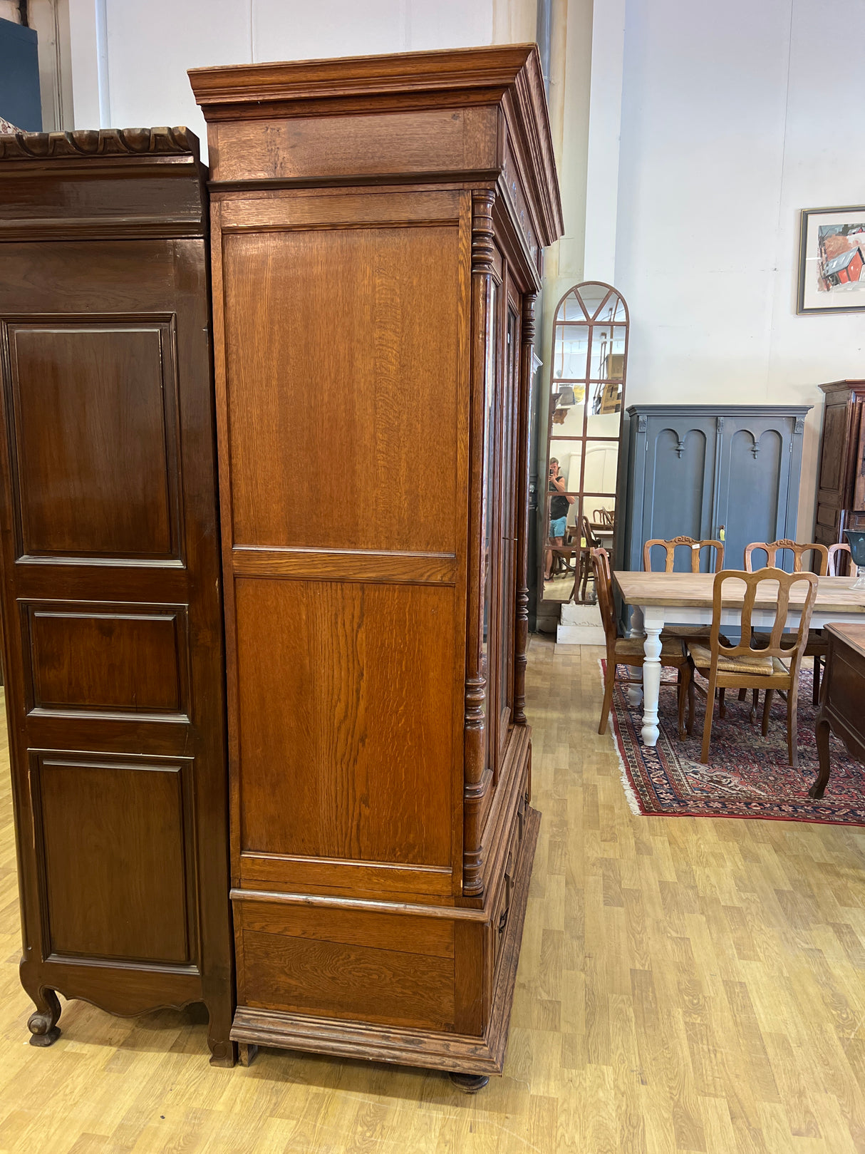 Beautiful oak wardrobe from the 1910s. W. 148cm, D. 68cm, H. 223cm.