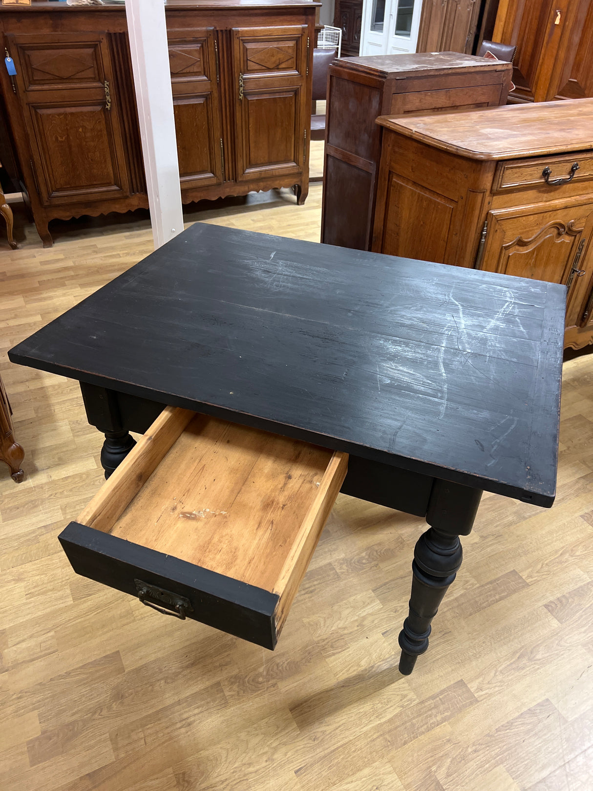 Beautiful Renaissance table, L. 106cm, W. 80cm and H. 78cm