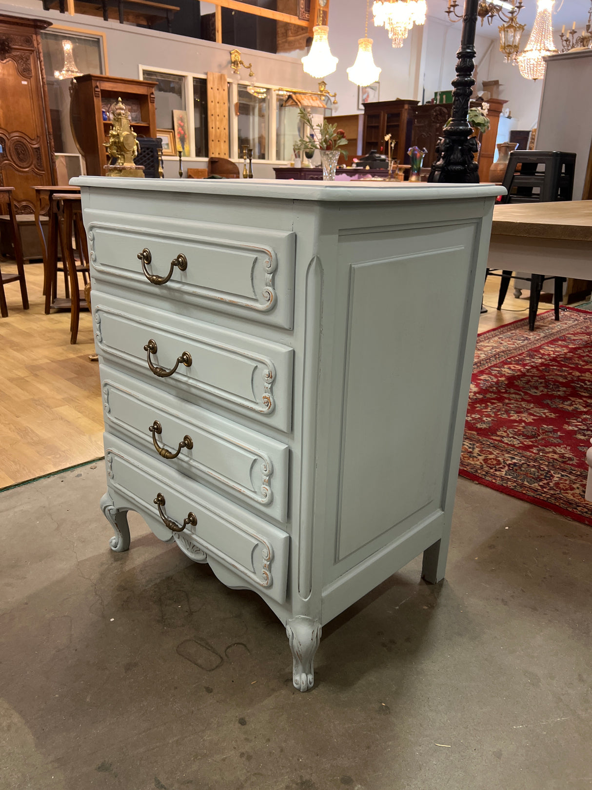 Rokokoo-lipasto L.70,5cm, S.50cm, K.87cm.