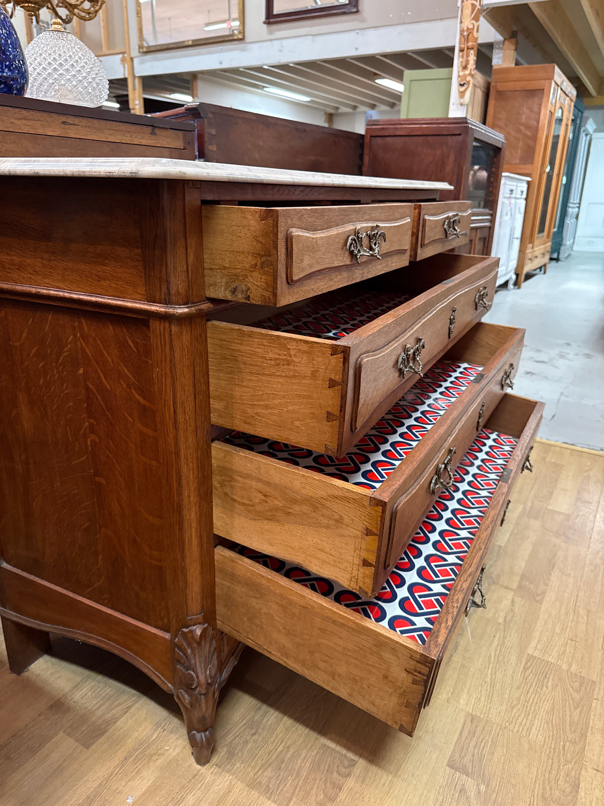 Rococo chest of drawers