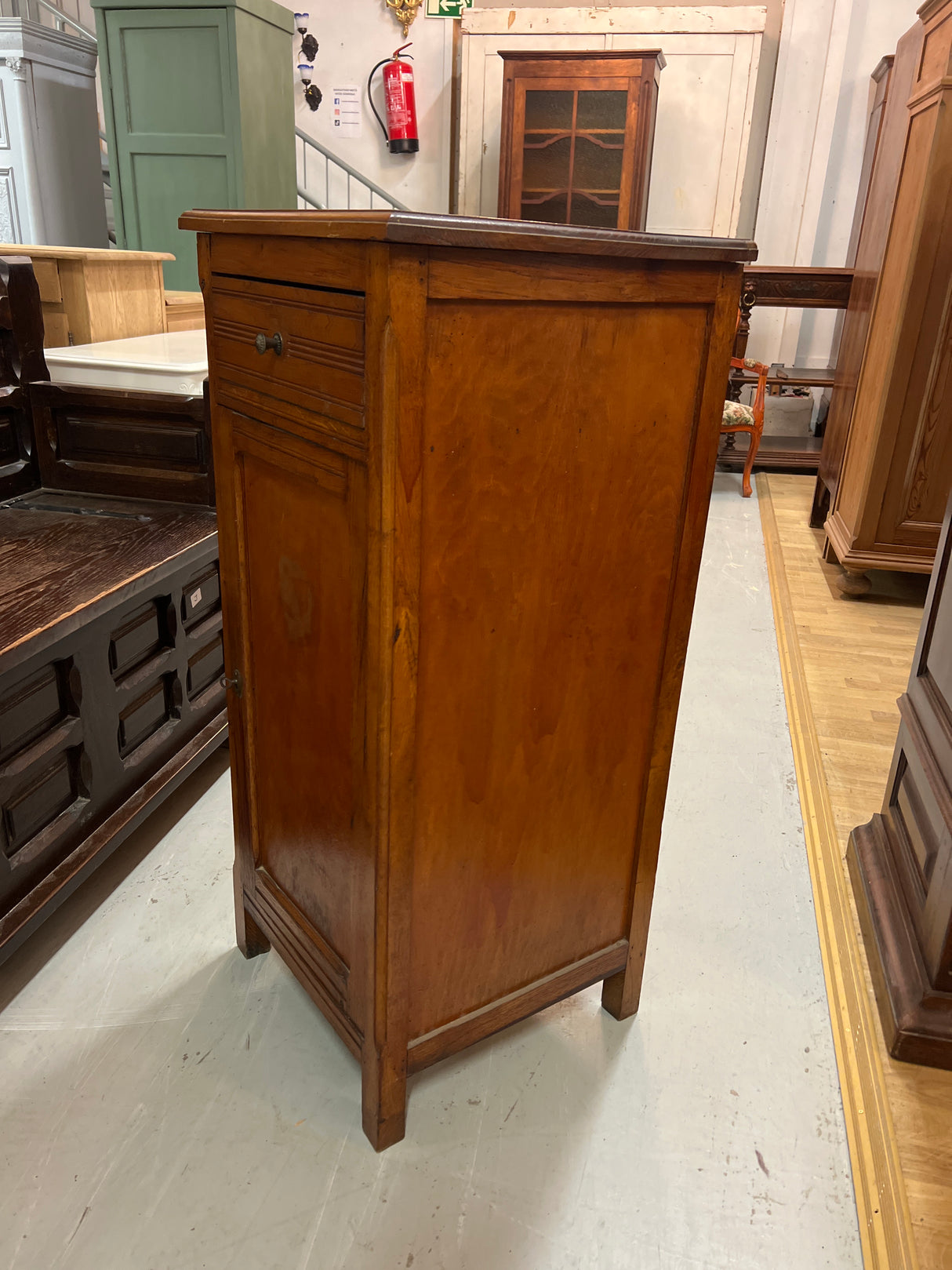 Jugend small cabinet W. 50cm, D. 46cm and H. 108.5cm