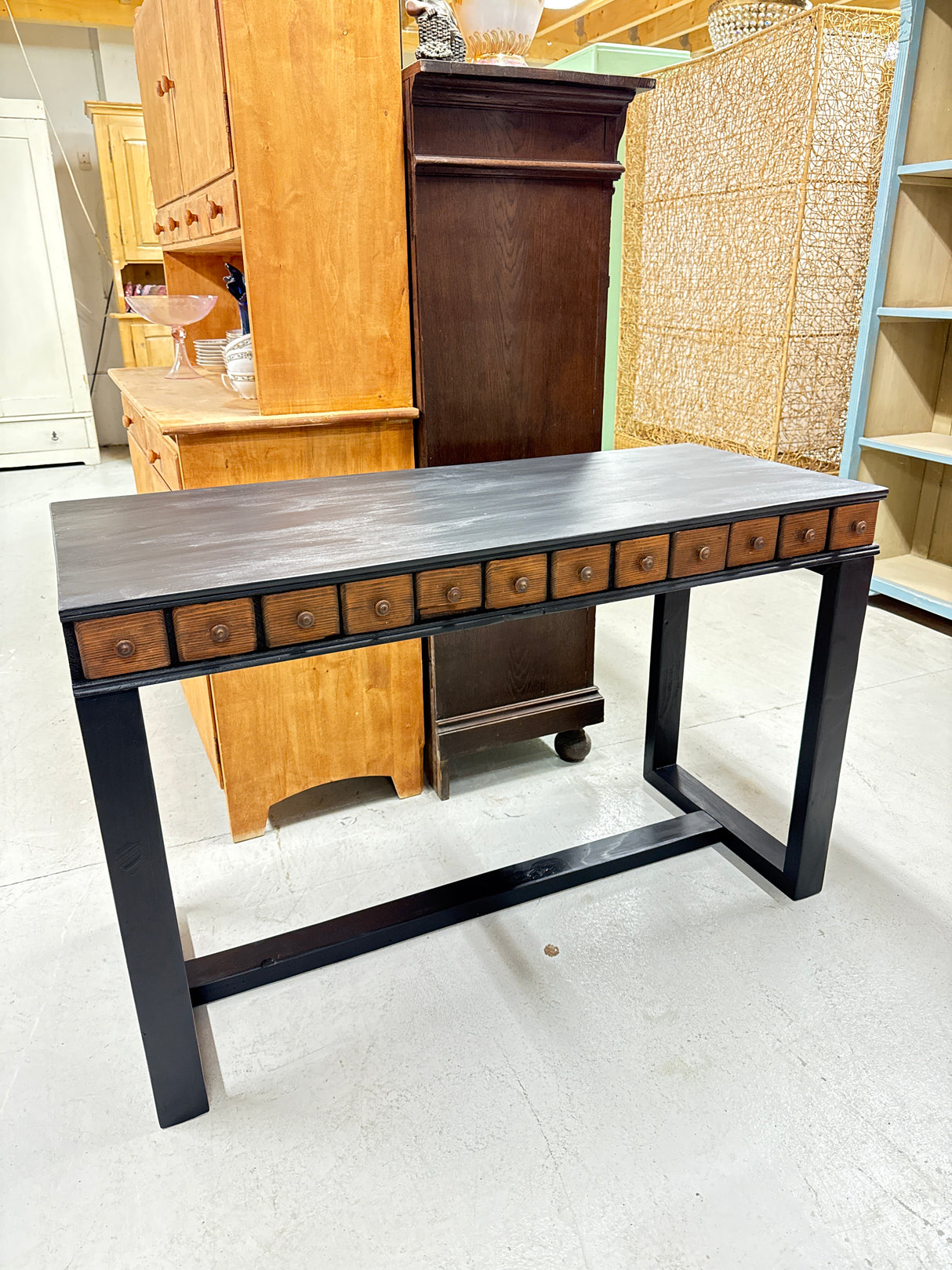 Upea lokerikko-kirjoituspöytä L.115.5cm, S.49cm, K.75cm