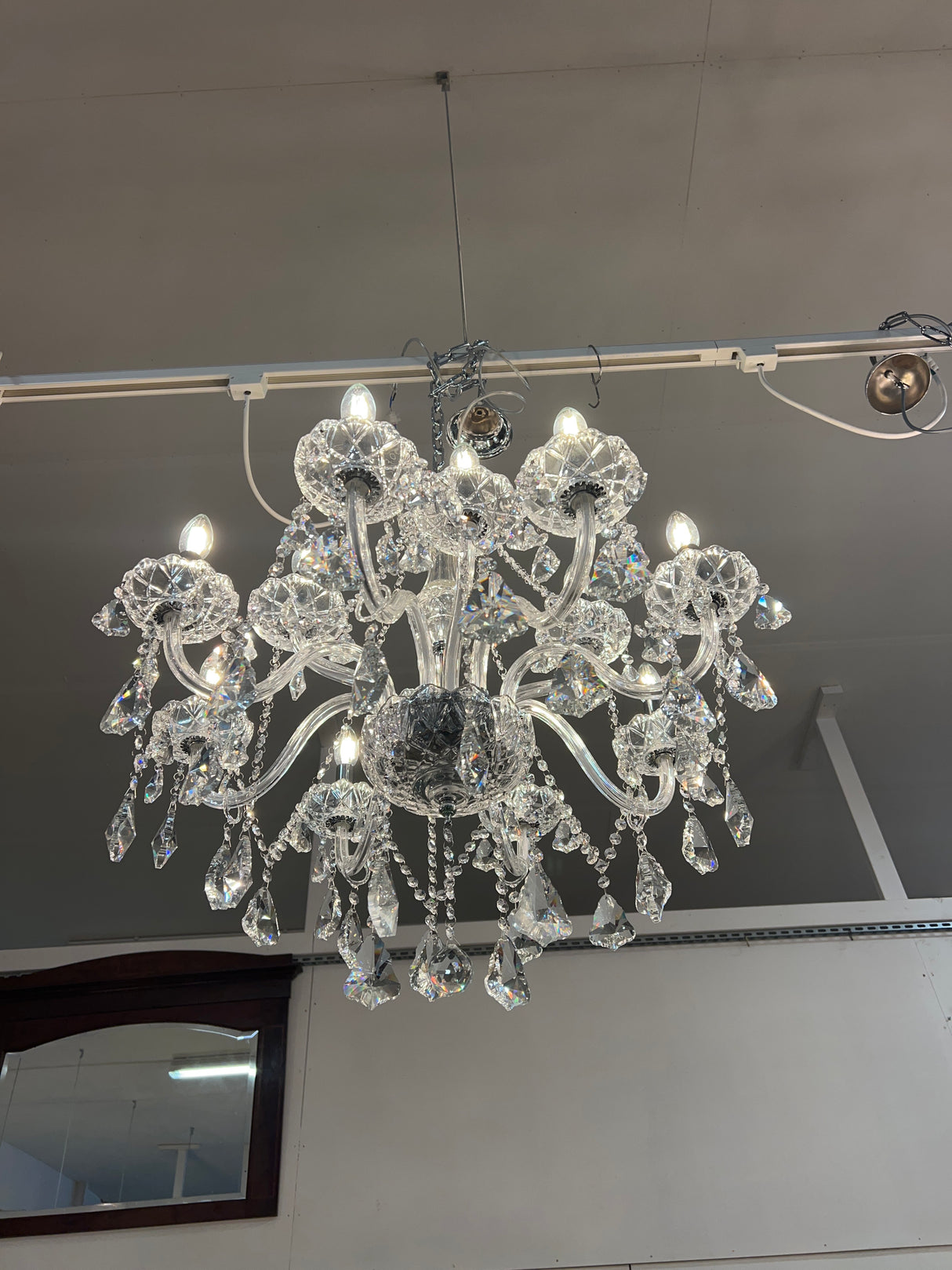 Maria Teresia kristallikruunu Halk. N.70cm ja Kork. N.70cm