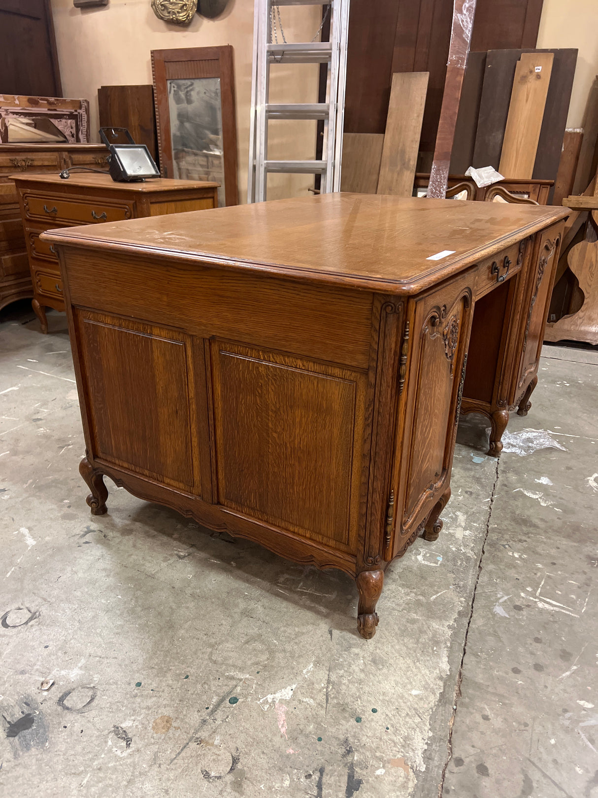 Rokokoo kirjoituspöytä L. 140cm, S. 90cm ja K. 75cm