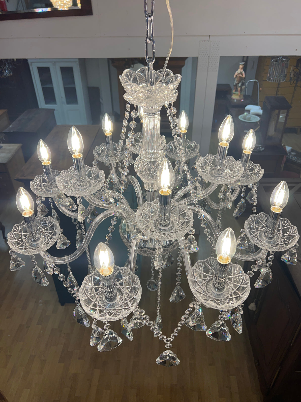 Maria Teresia kristallikruunu Halk. N.70cm ja Kork. N.70cm