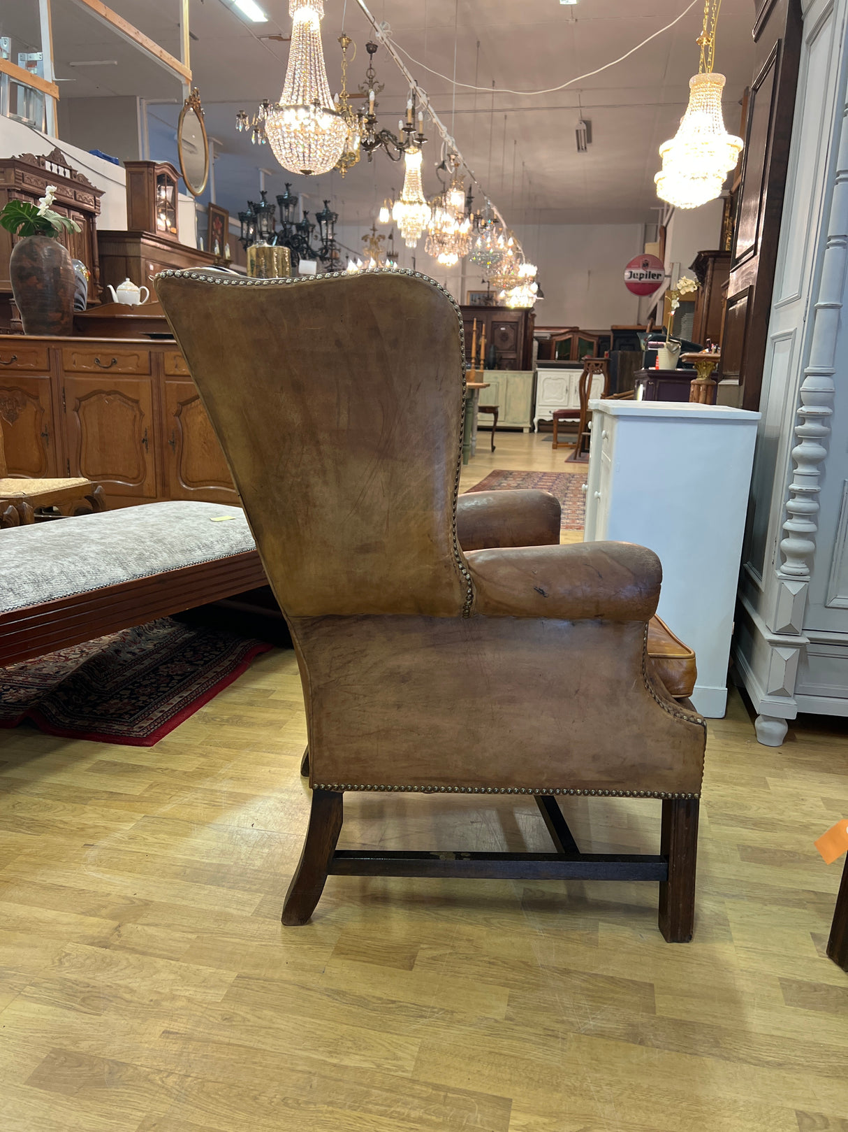 Chesterfield lounge chair L.79cm, SN85cm and H. 103cm.