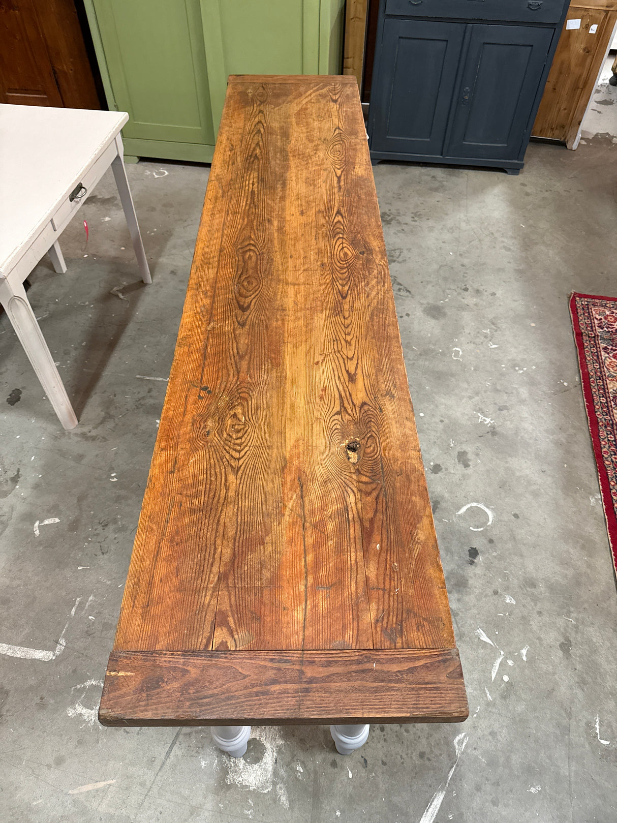 Narrow table