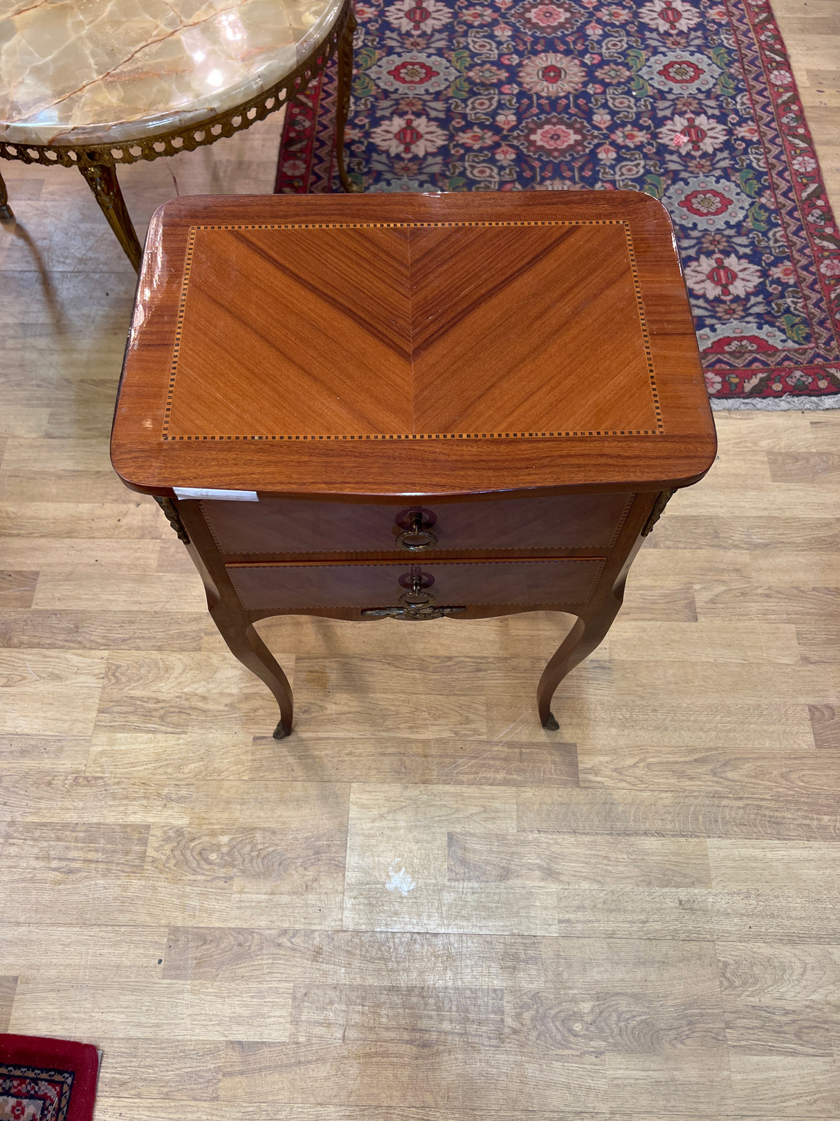 Pieni italialainen lipasto