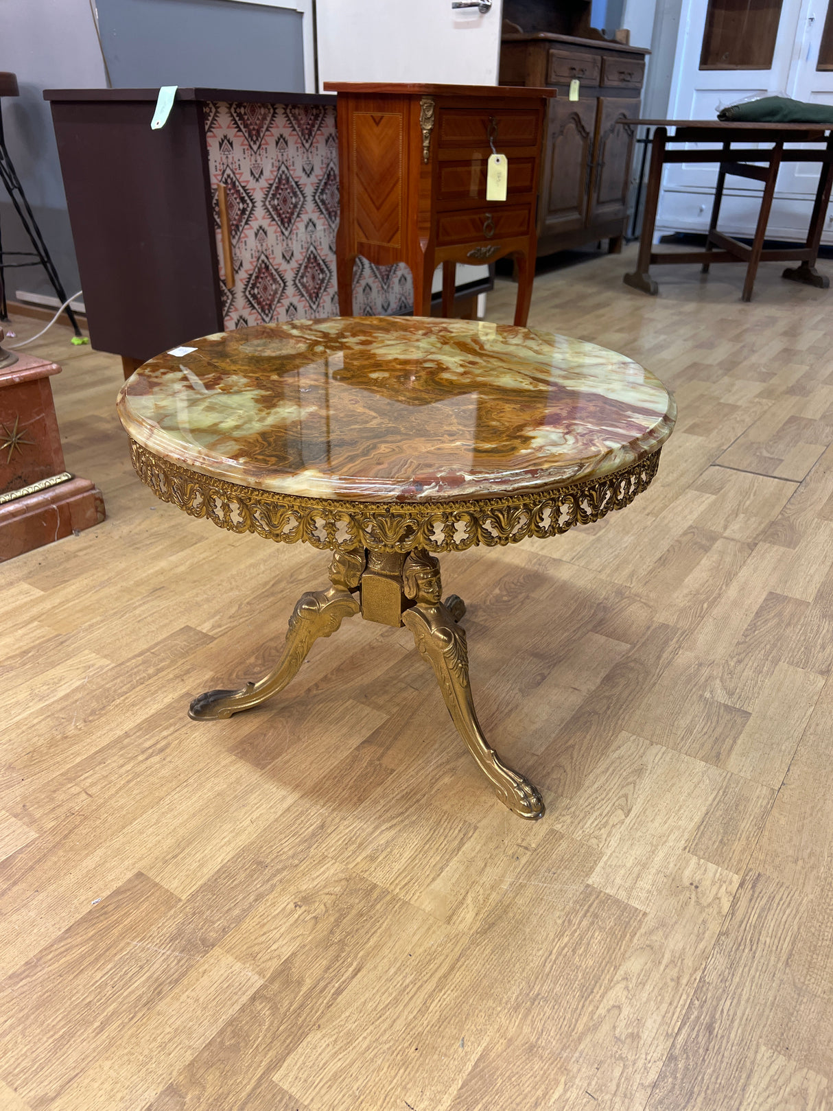 Upea messinki pöytä marmori kannella Halk. 60cm ja K. 45cm