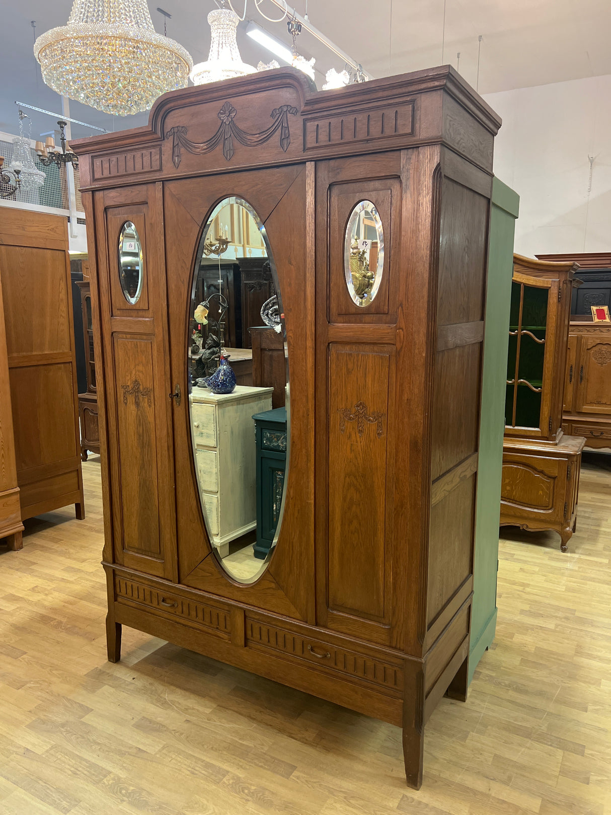 Beautiful Art Nouveau oak wardrobe, W. 143cm, D. 55cm and H. 217.5cm.