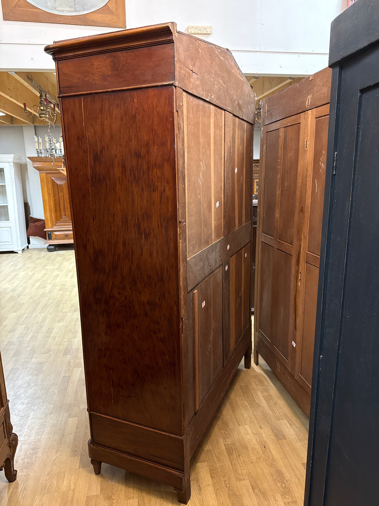 Upea peilikaappi L.147.5cm, S.59cm, K.231cm