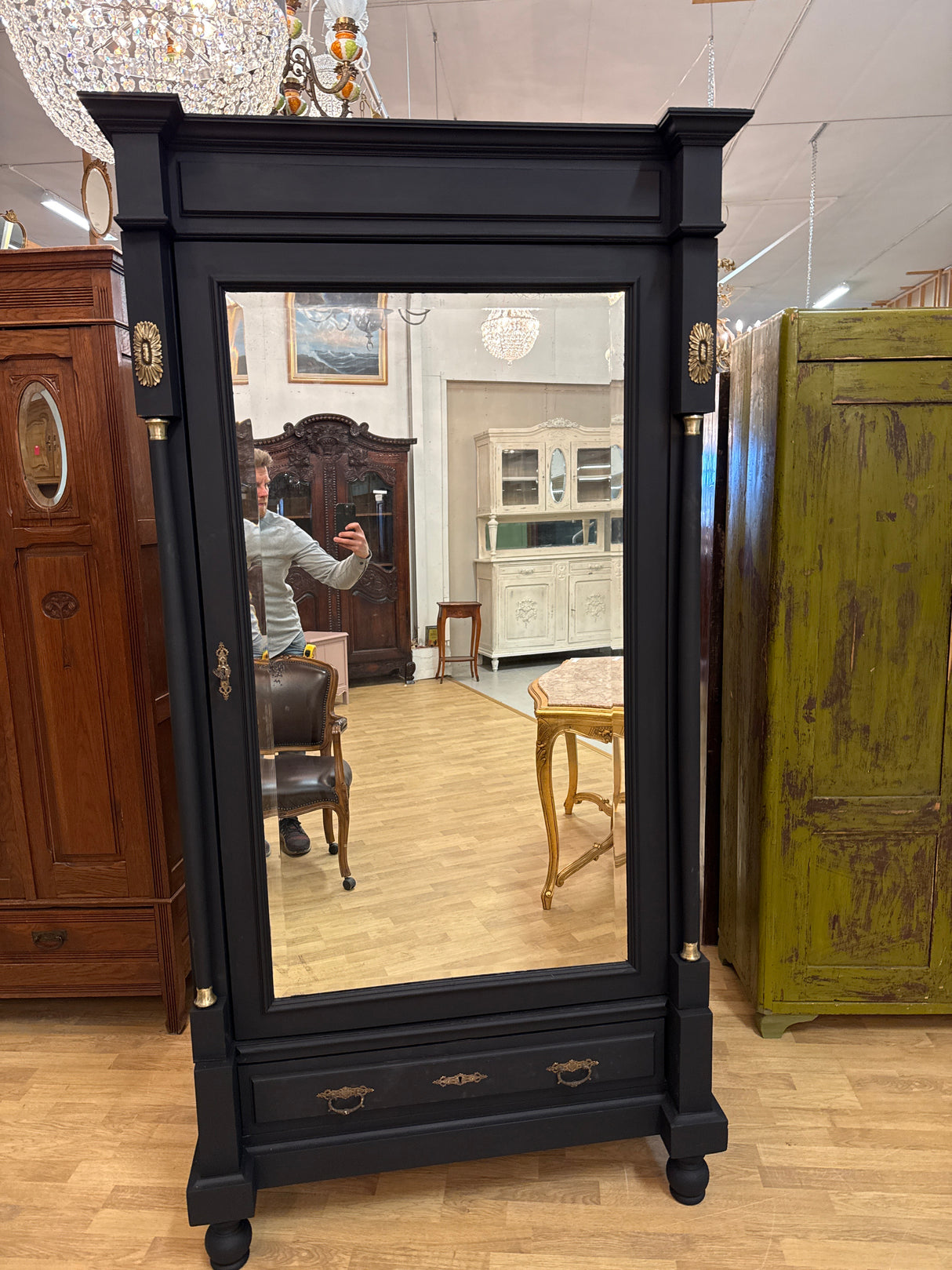 Black mirrored cabinet W.108cm, D.68cm, H.207cm
