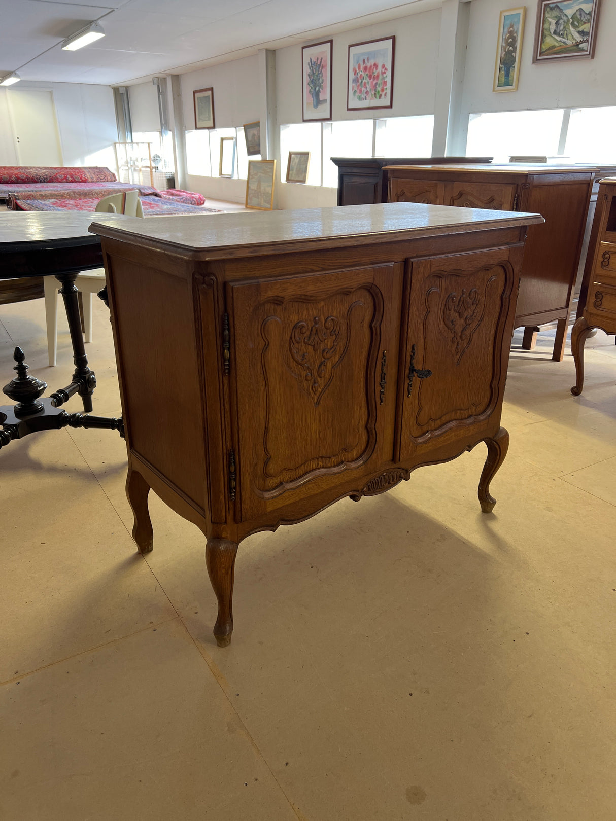 Rokokoo lipasto L. 89cm, S. 45cm ja K. 78,5cm