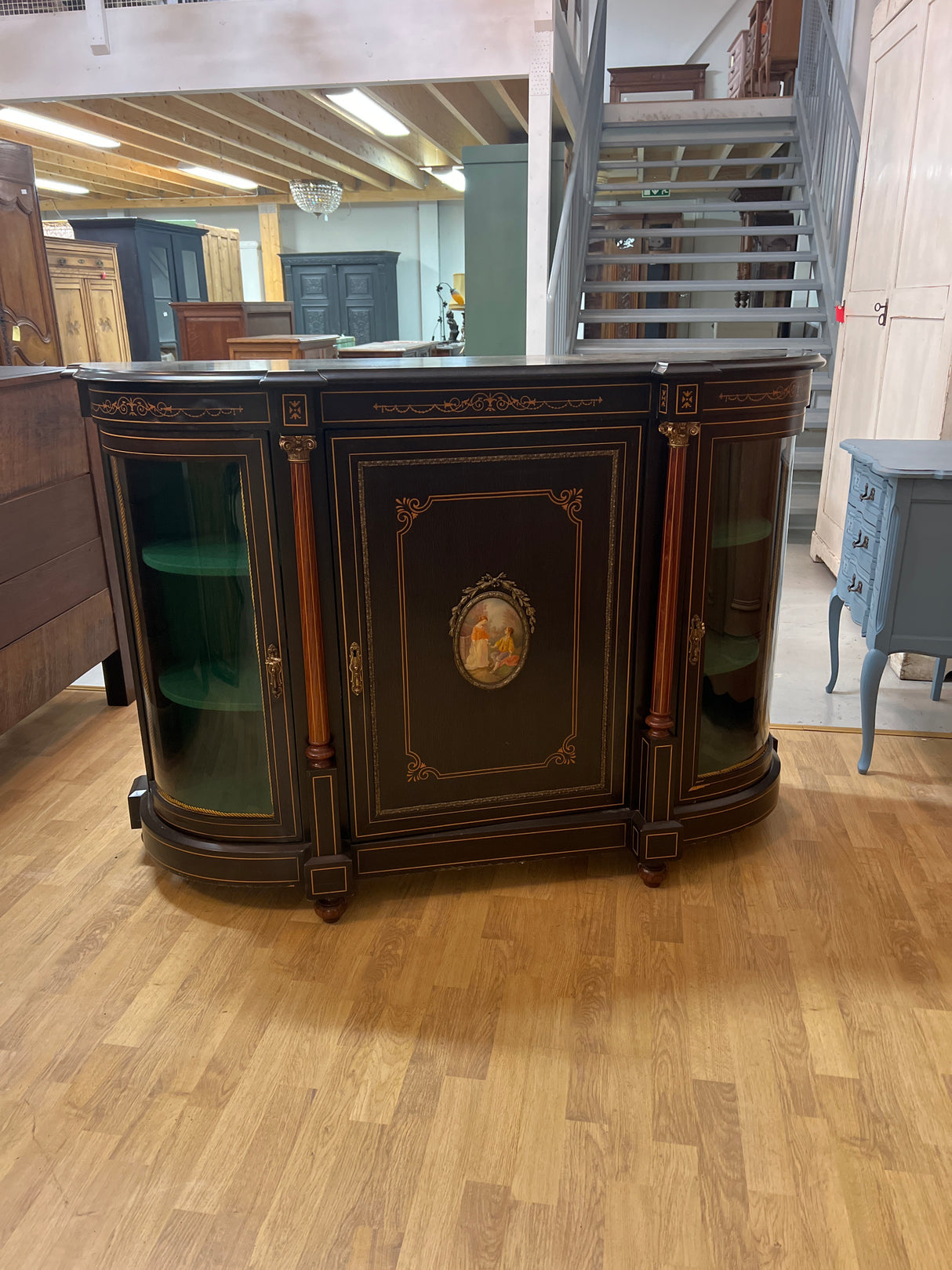 Upea empire senkki L. 153cm, S. 45cm ja K. 106cm