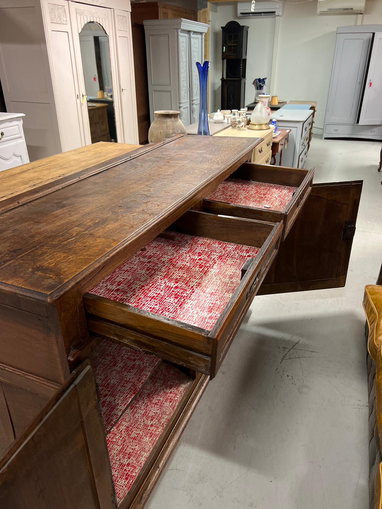 Senkki 1800-luvulta L. 165,5cm, S. 52,5cm ja K. 105,5cm.