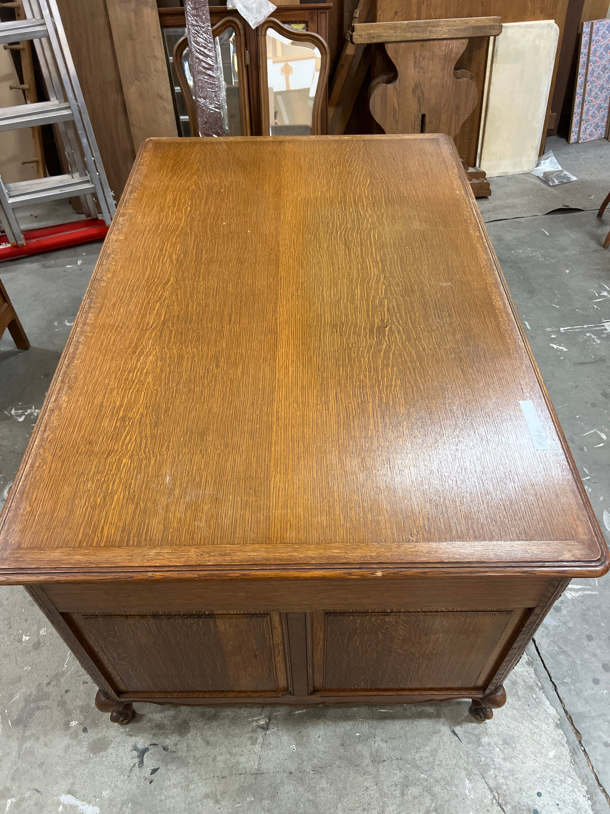 Rokokoo kirjoituspöytä L. 140cm, S. 90cm ja K. 75cm