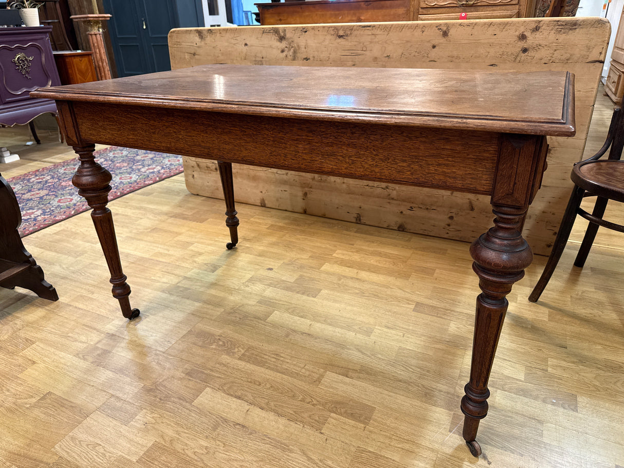 Uusrenesanssi pöytä P.129cm, L.74cm, K.77.5cm