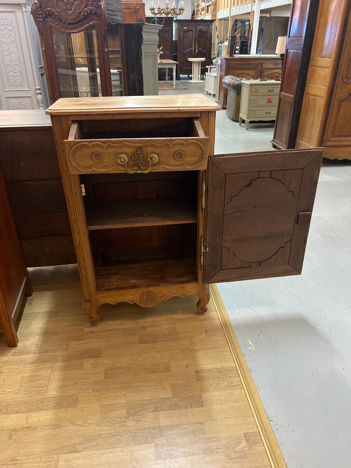 Super nice rococo small cabinet, W. 72cm, D. 39cm and H. 113cm