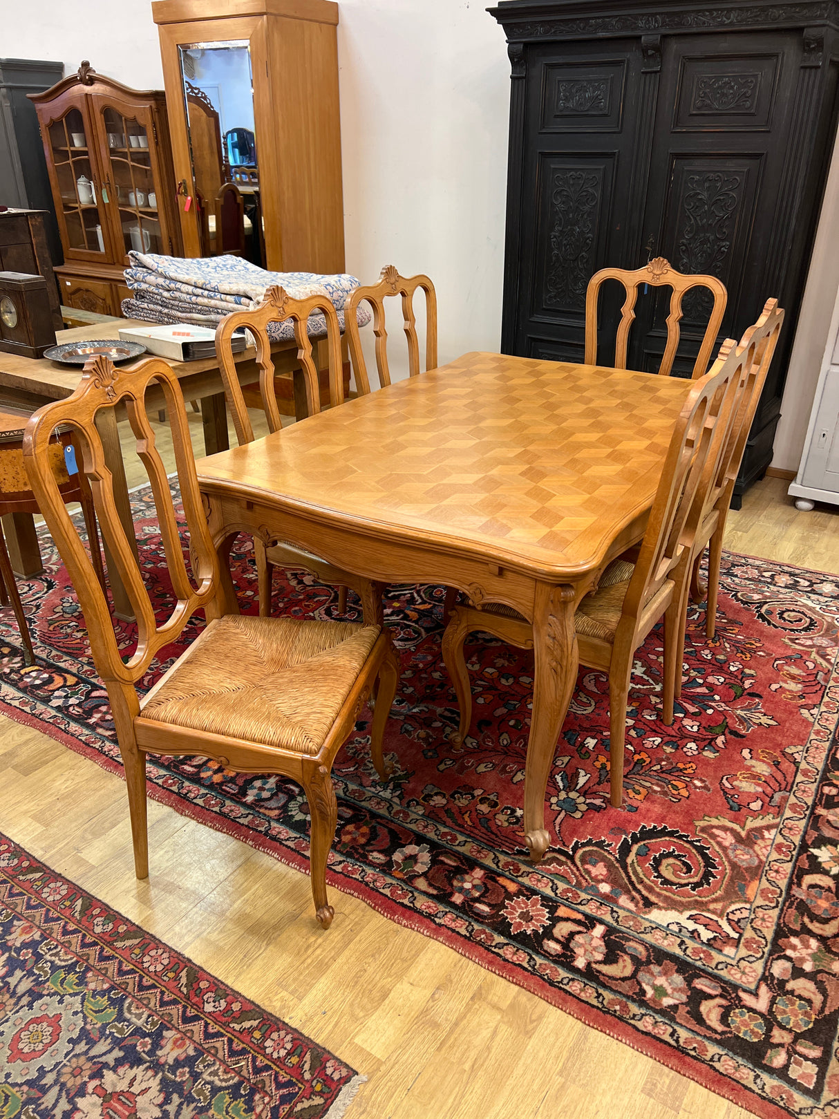 Rokokoo ruokailuryhmä (pöytä + 6 tuolia)