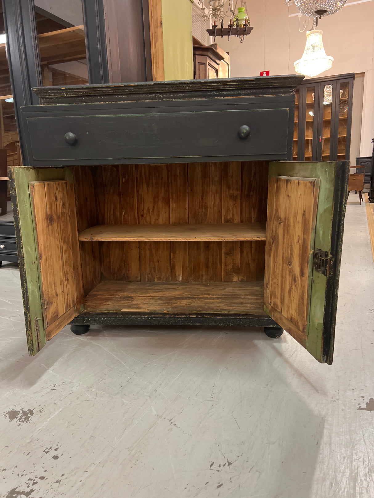 Talonpoikais lipasto L. 92,5cm, S. 48cm ja K. 96cm