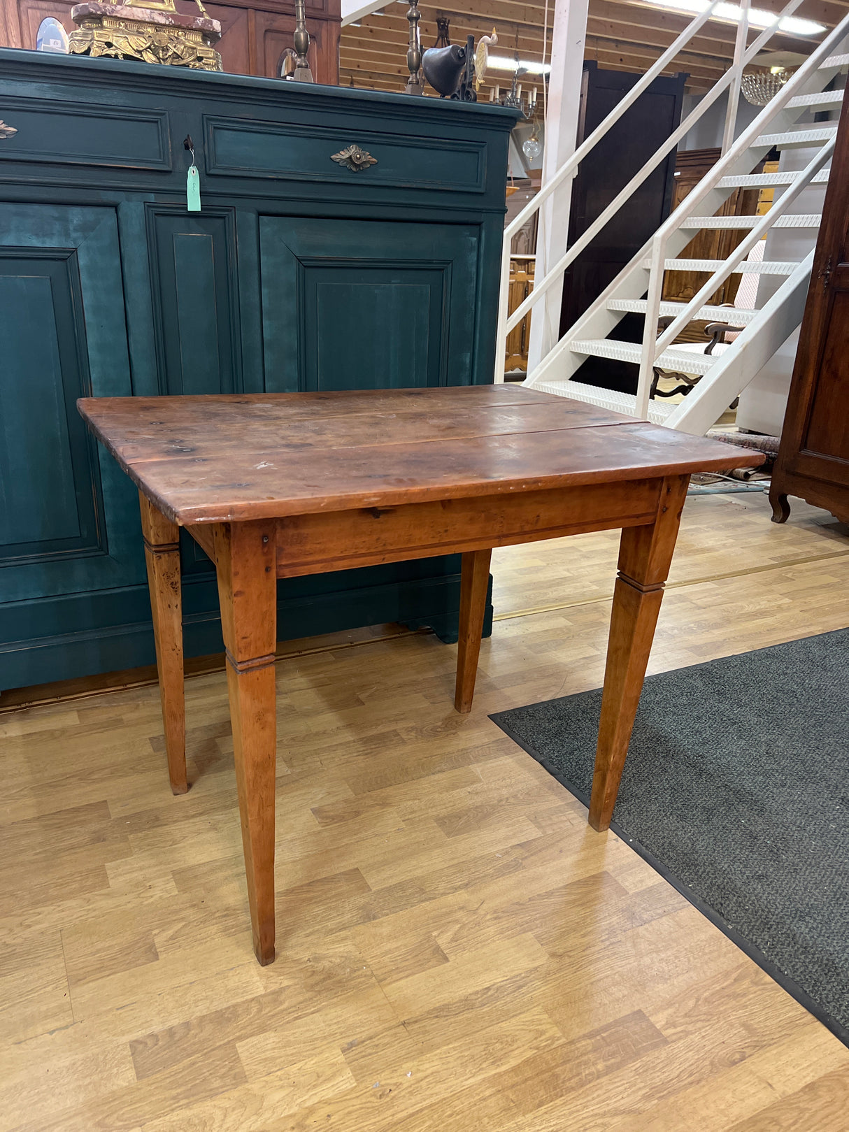 Small table W. 90.5cm, D. 72cm and H. 76cm