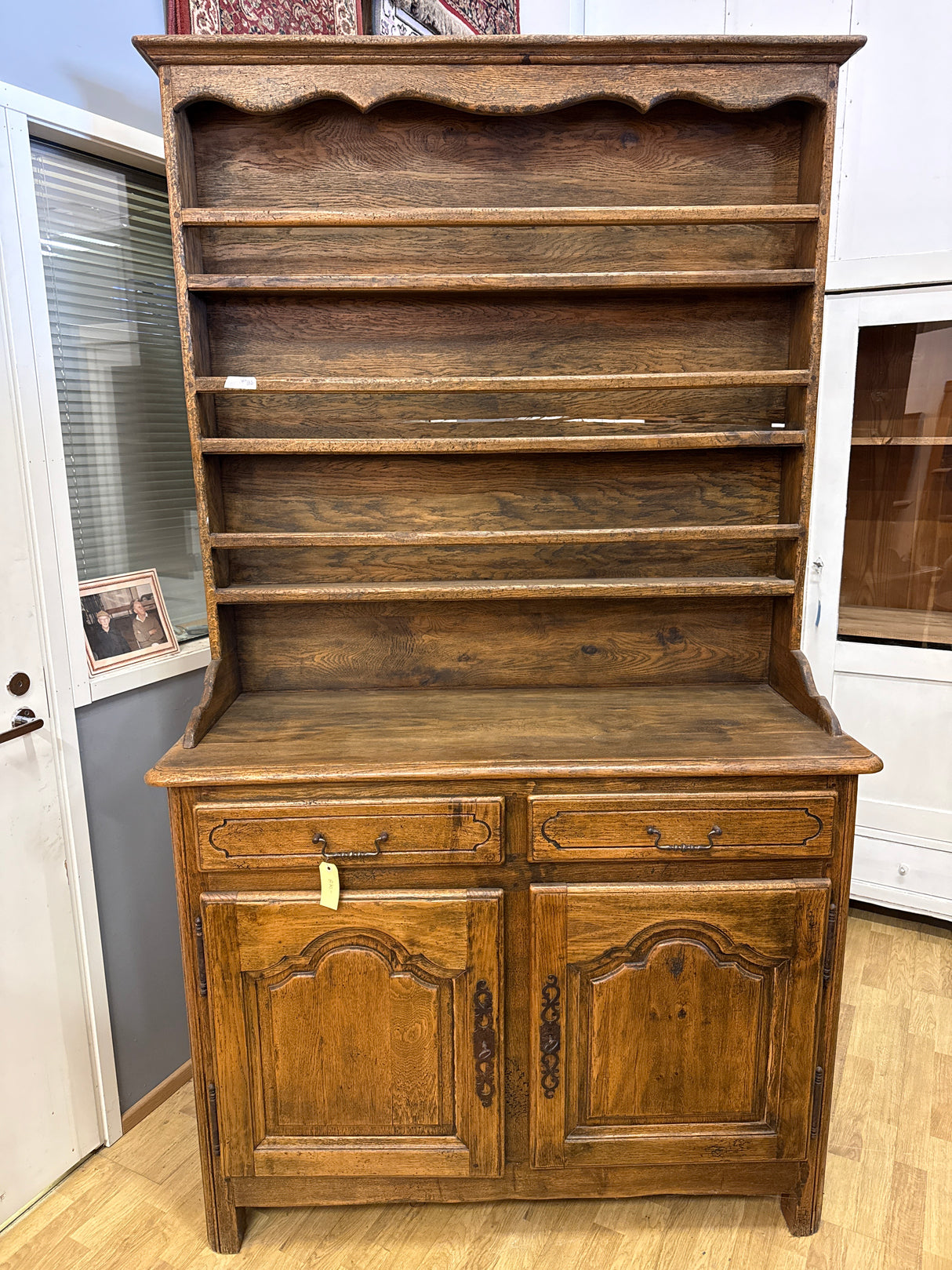 Astiakaappi/lautashylly L.125.5cm, S.49cm, K.220cm