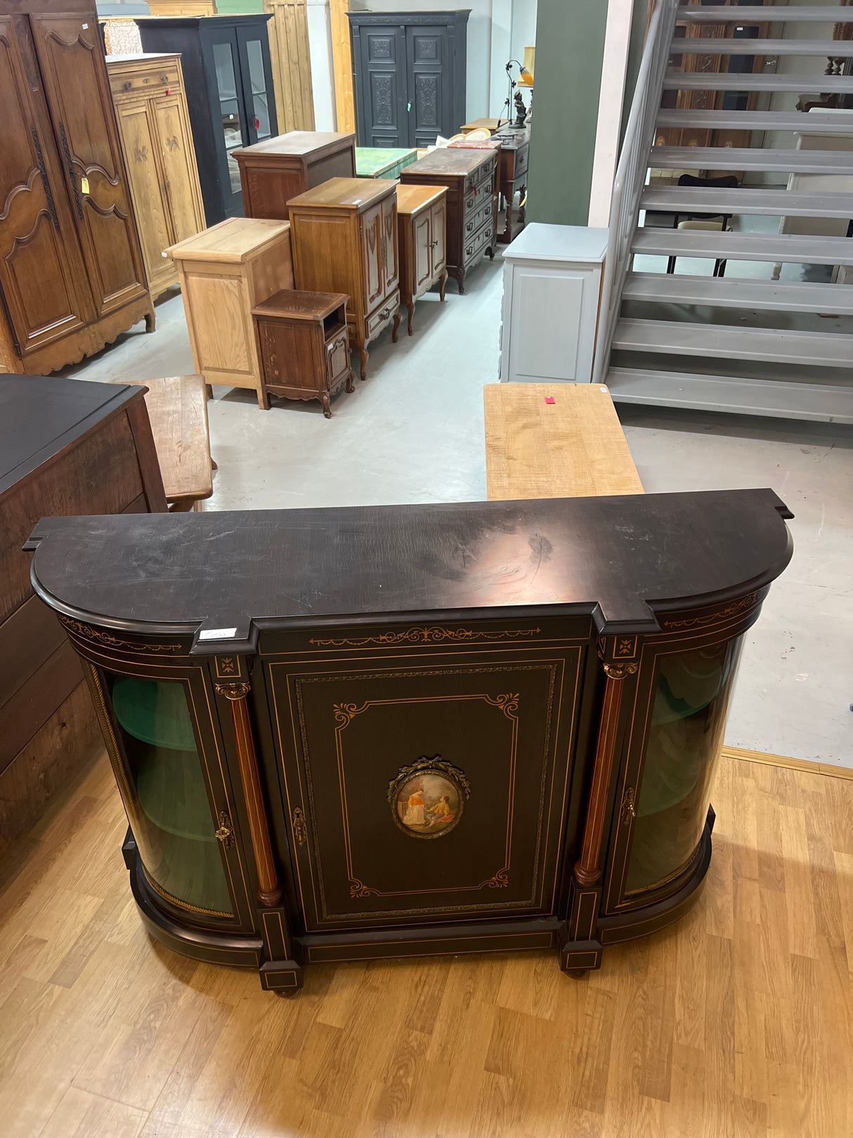 Upea empire senkki L. 153cm, S. 45cm ja K. 106cm