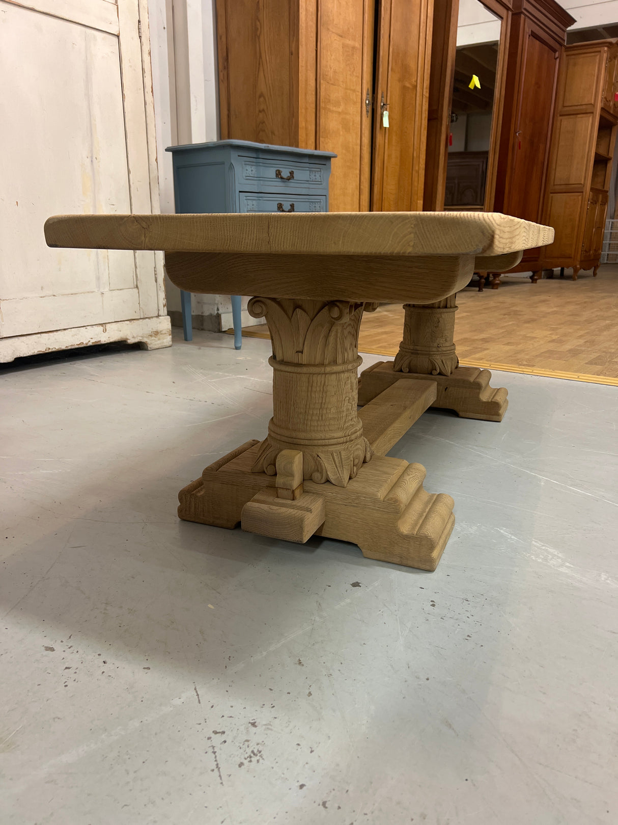 A truly magnificent oak Baroque coffee table. L. 130cm, W. 55.5cm and H. 48cm.