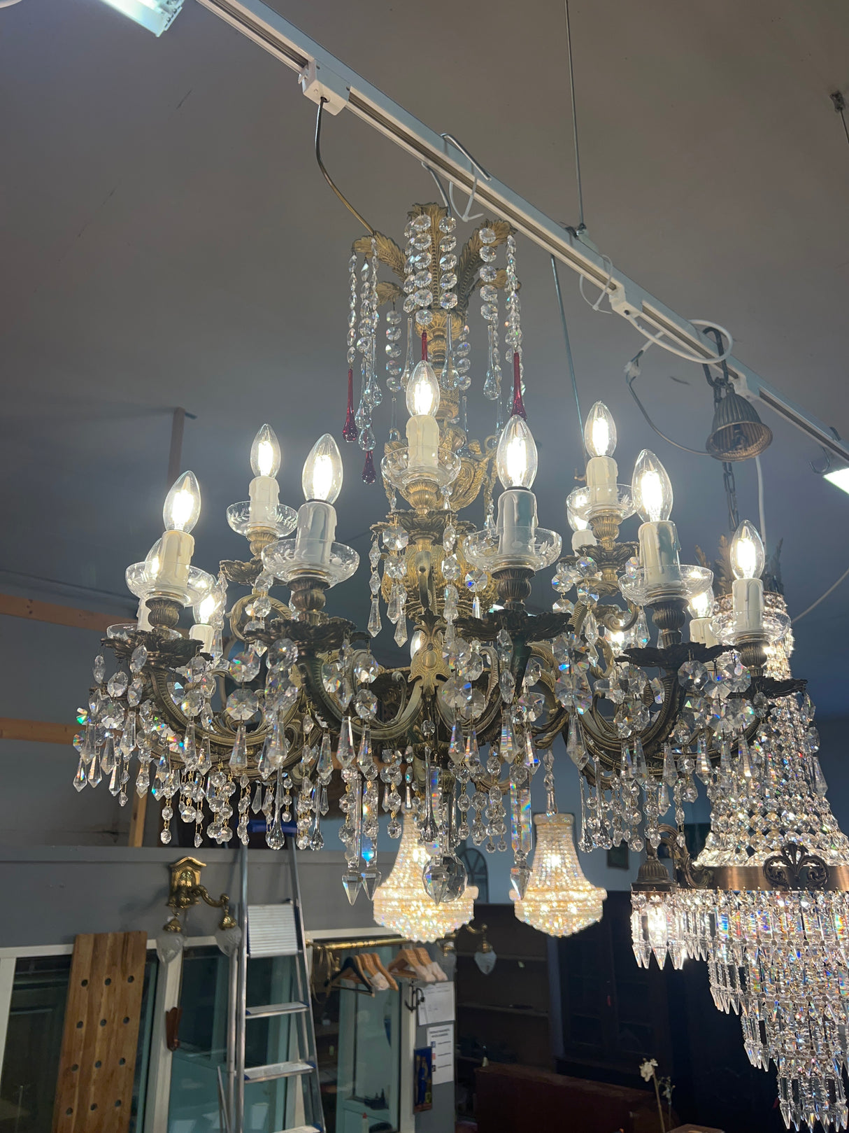 Stunning bronze/brass crystal chandelier. Diameter 80cm and height 90cm.