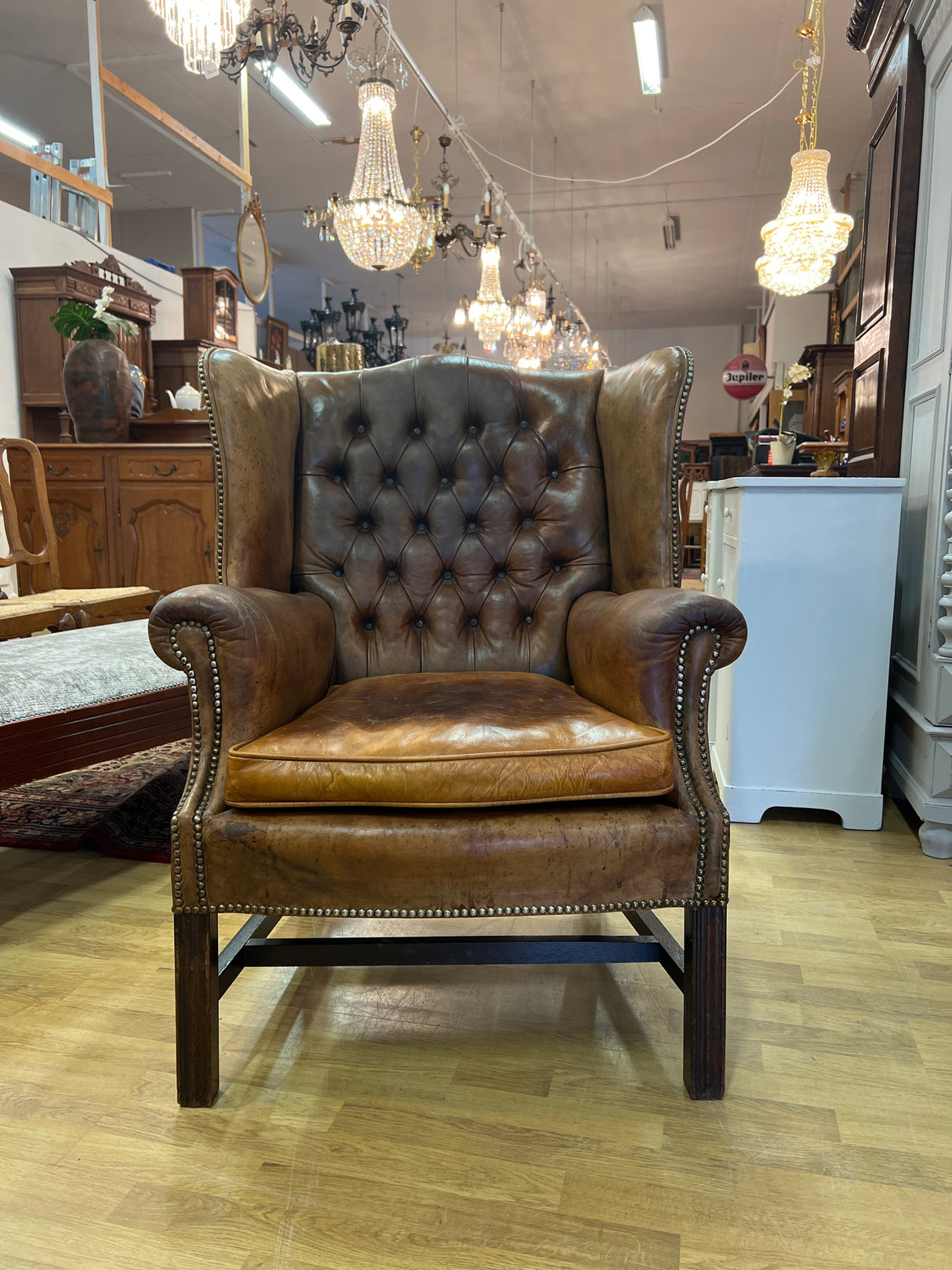 Chesterfield lounge chair L.79cm, SN85cm and H. 103cm.
