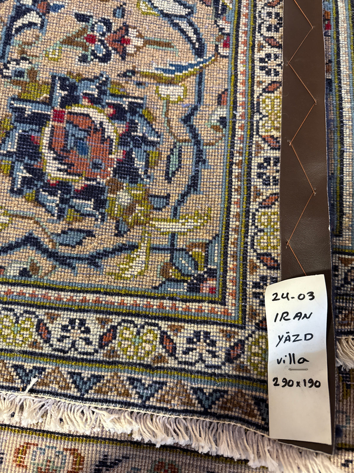 Upea aito käsinsolmittu villamatto 290cm x 190cm Yäzd