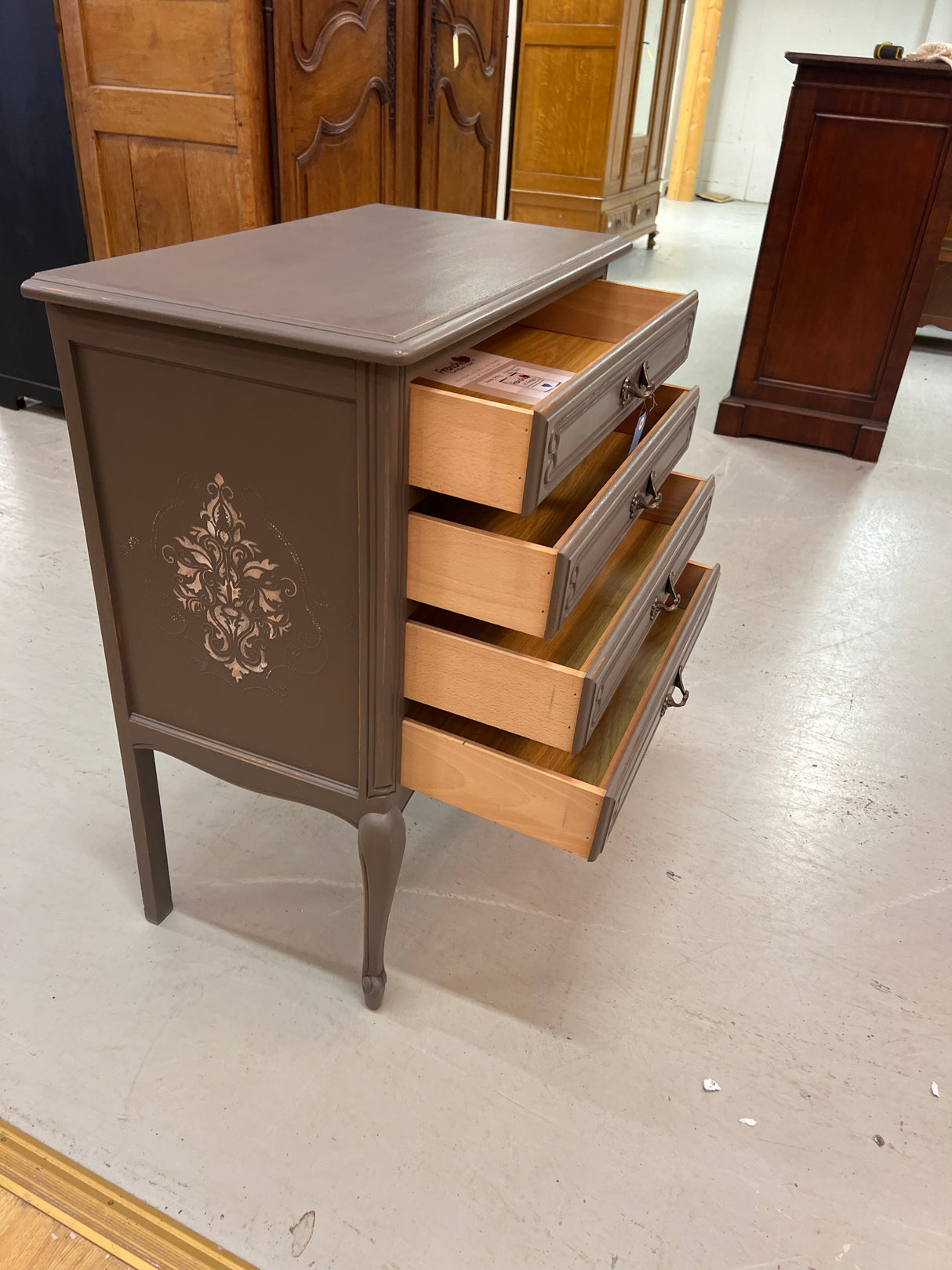 Rococo chest of drawers