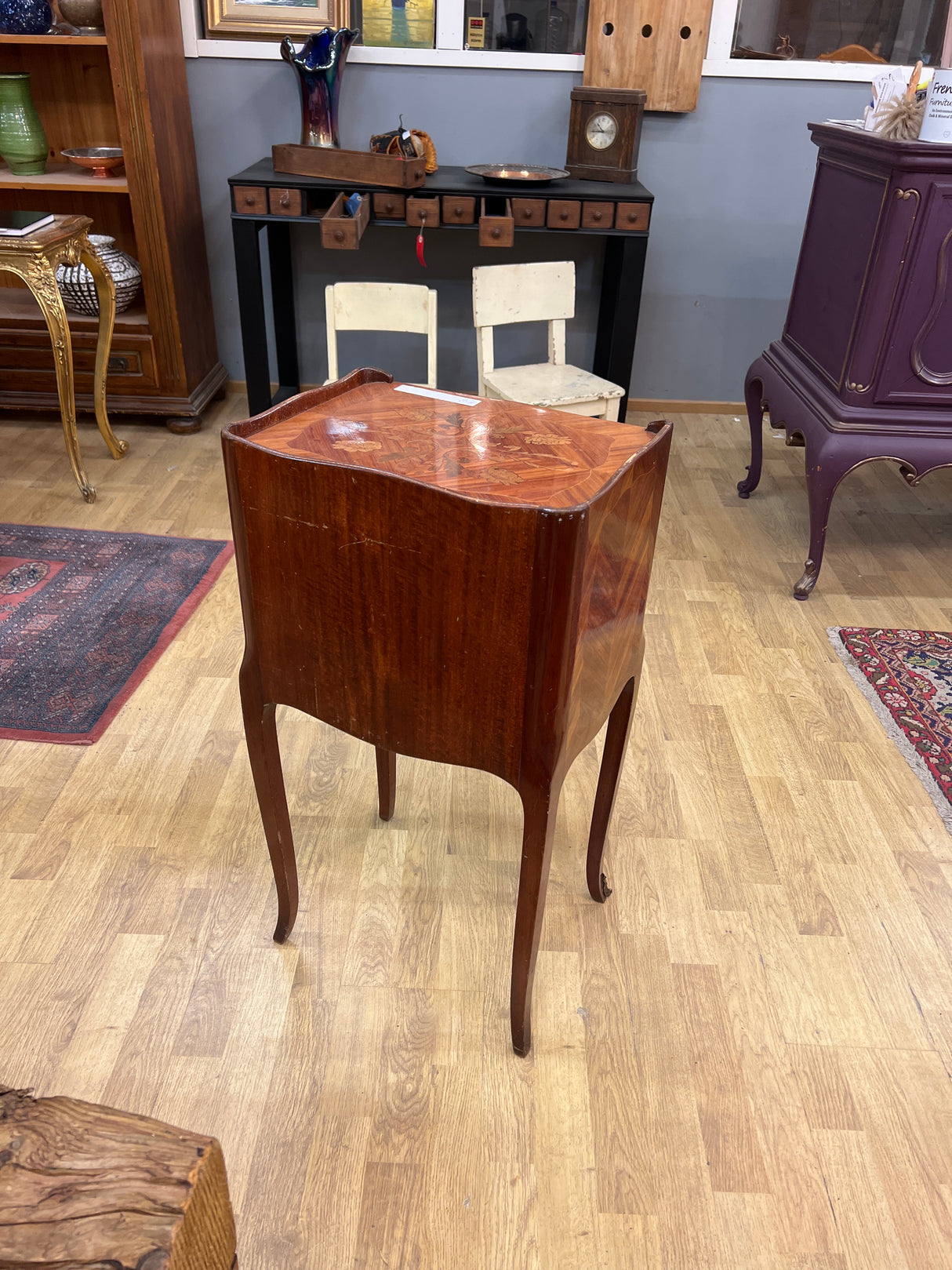 Small Italian chest of drawers W. 39.5cm, D. 31.5cm and H. 74cm