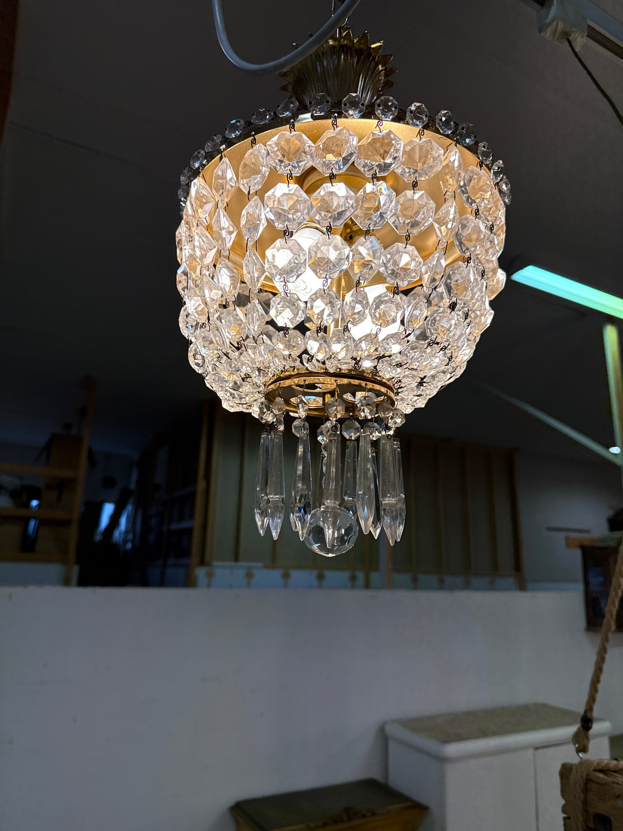 Kristallivalaisin K.42cm (ilman ketjua) H.25cm