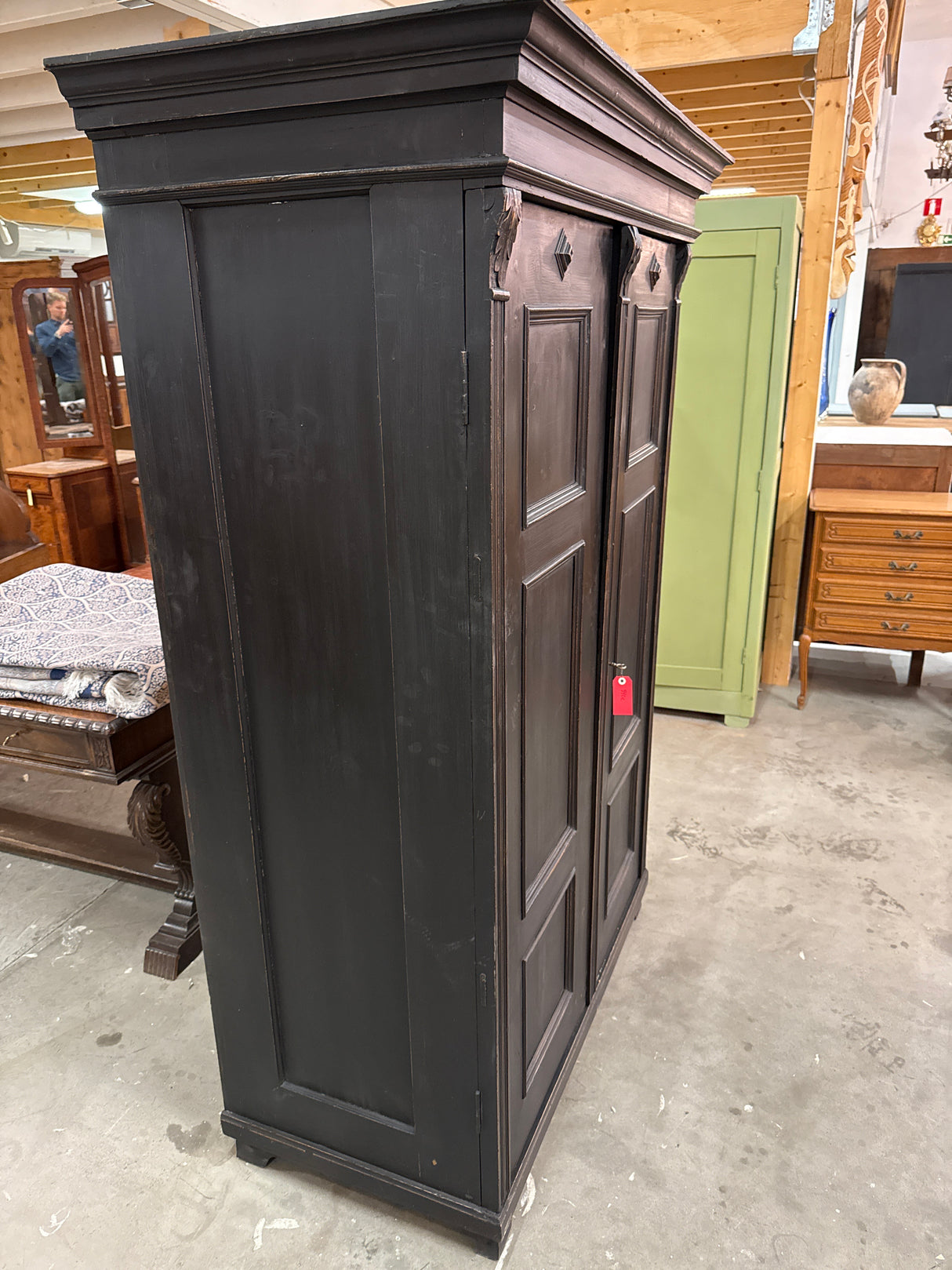 Black peasant cabinet W. 121.5cm, D,65cm, H. 185cm