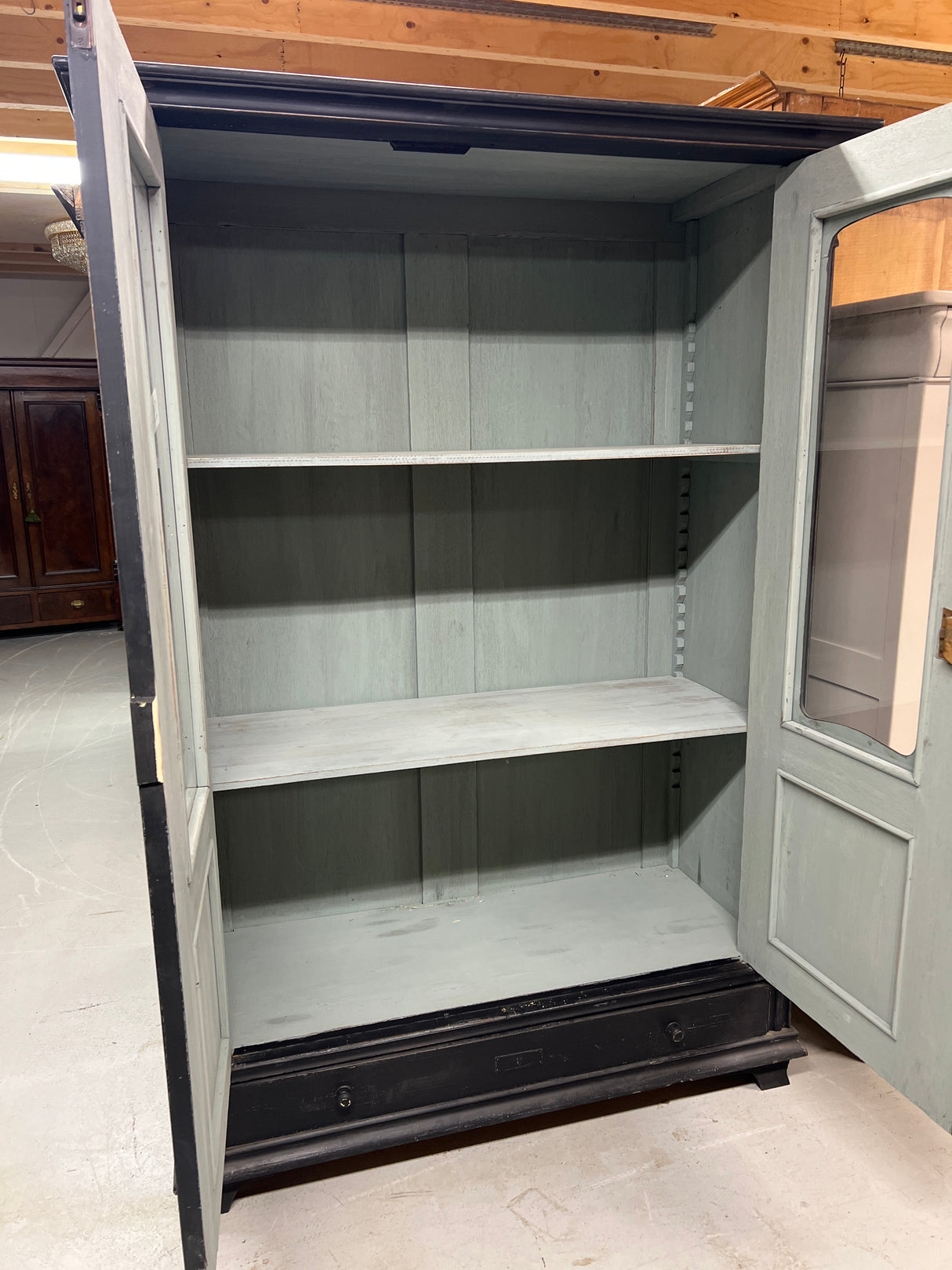 Display cabinet
