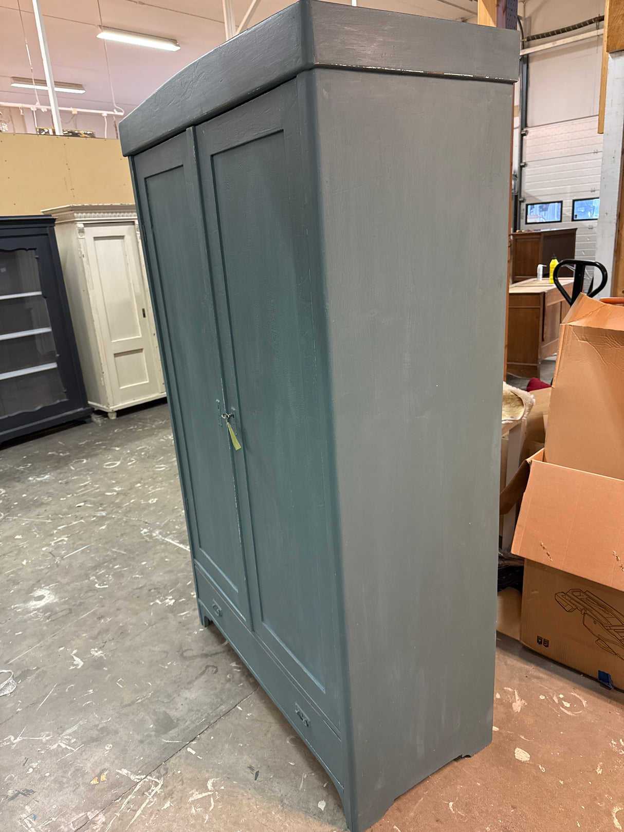 Peasant-style cabinet W.115cm, D. 53cm, H.192.5cm