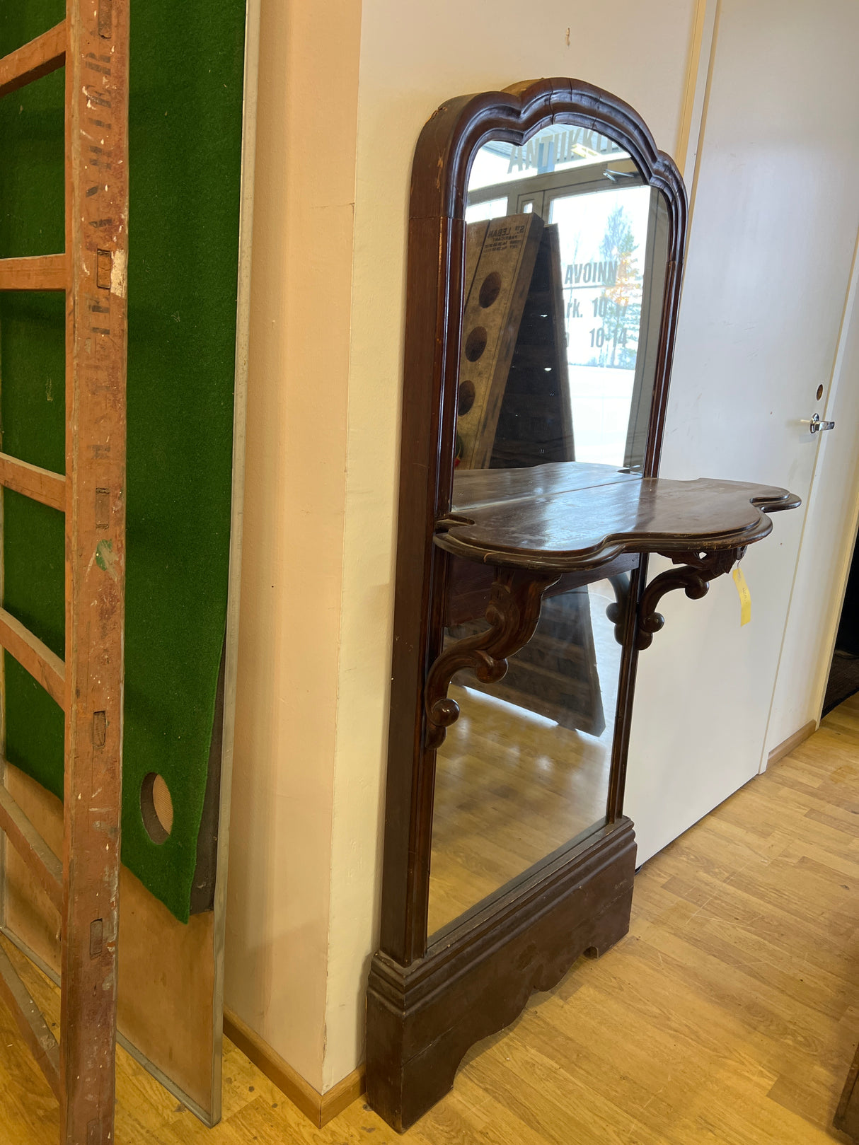 Trymoo-peili / eteiskaluste