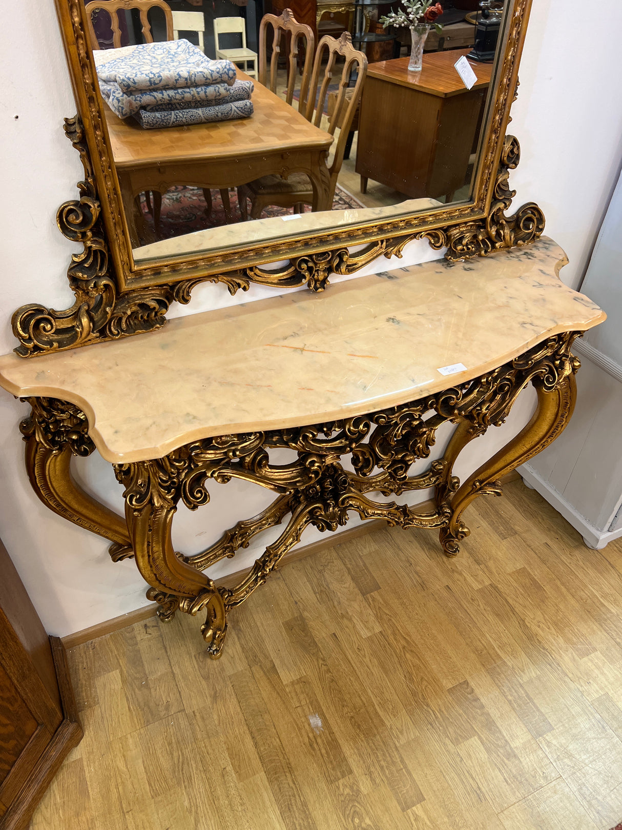 Huikea rokokoo konsolipeilipöytä L. 138cm, S. 41,5cm ja K. 258cm