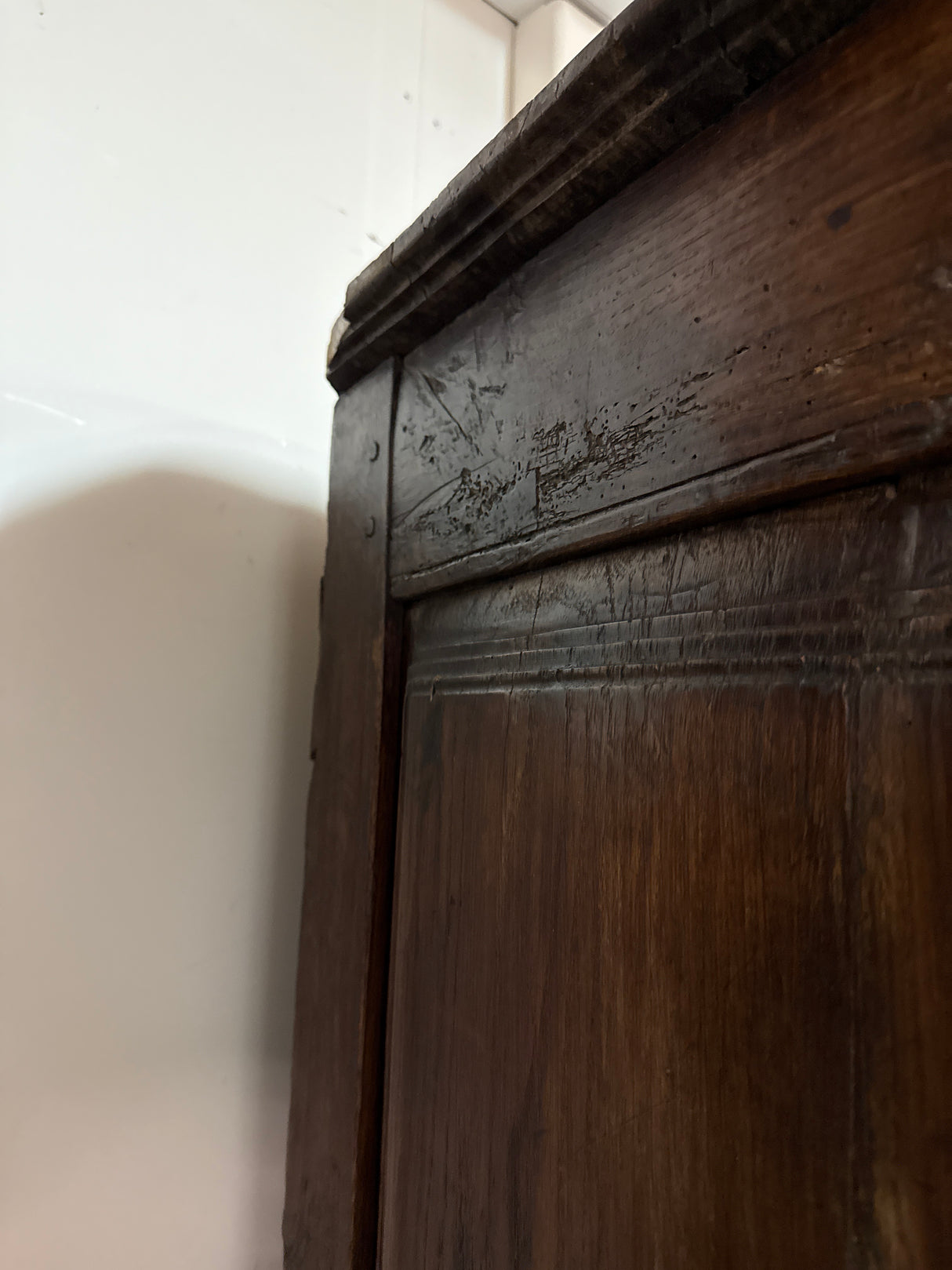 1800-luvun tammikaappi L.128cm, S.61.5cm, K.167cm