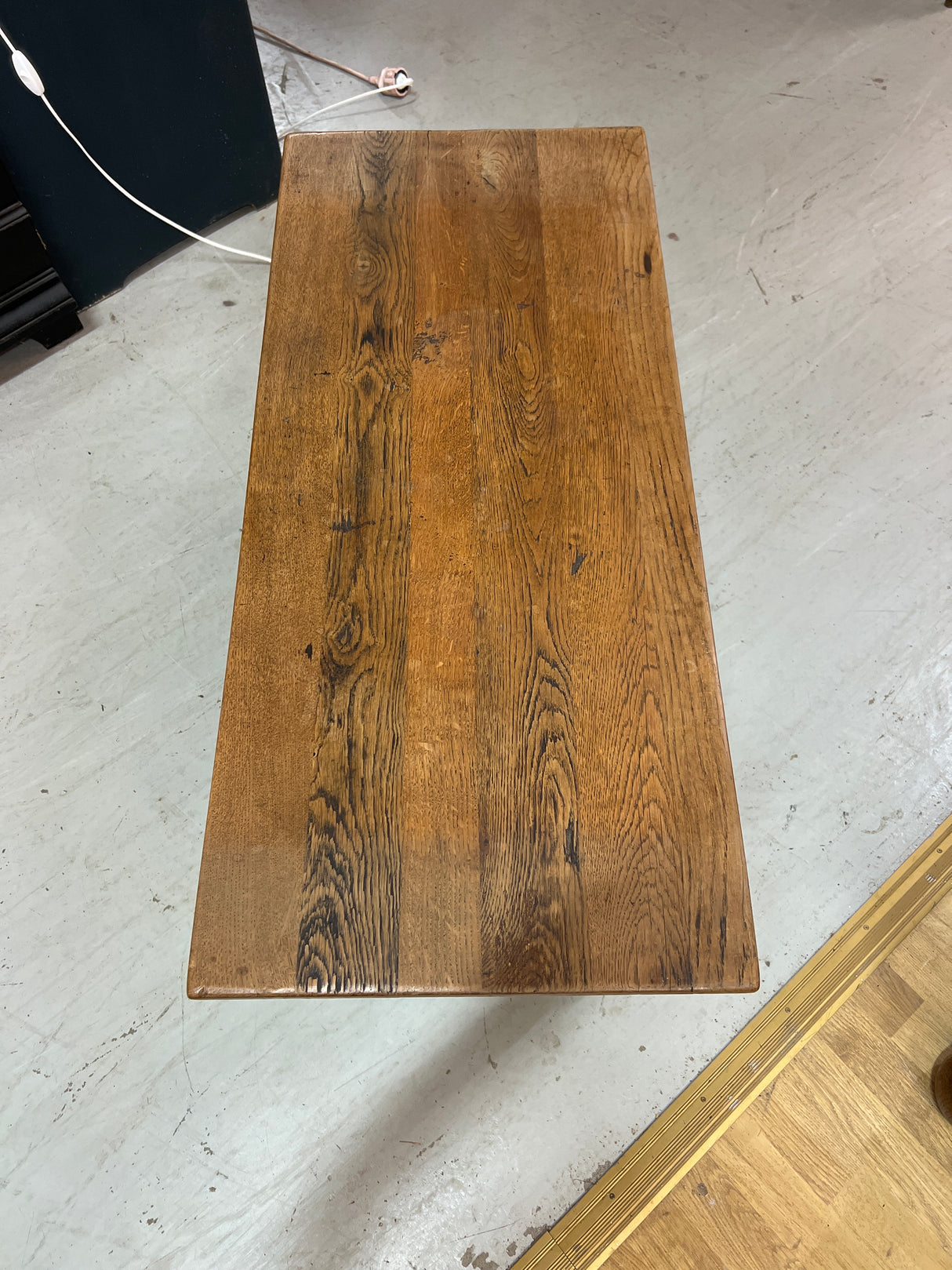 Tamminen sohvapöytä L. 100cm S. 44cm ja K. 50cm