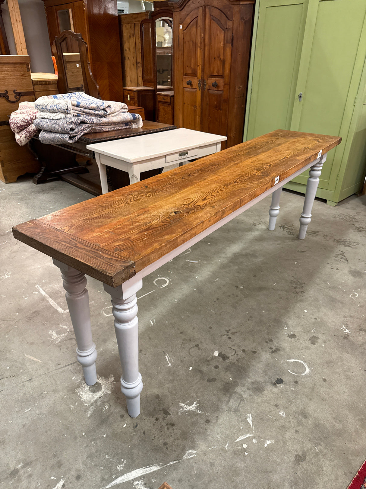 Narrow table