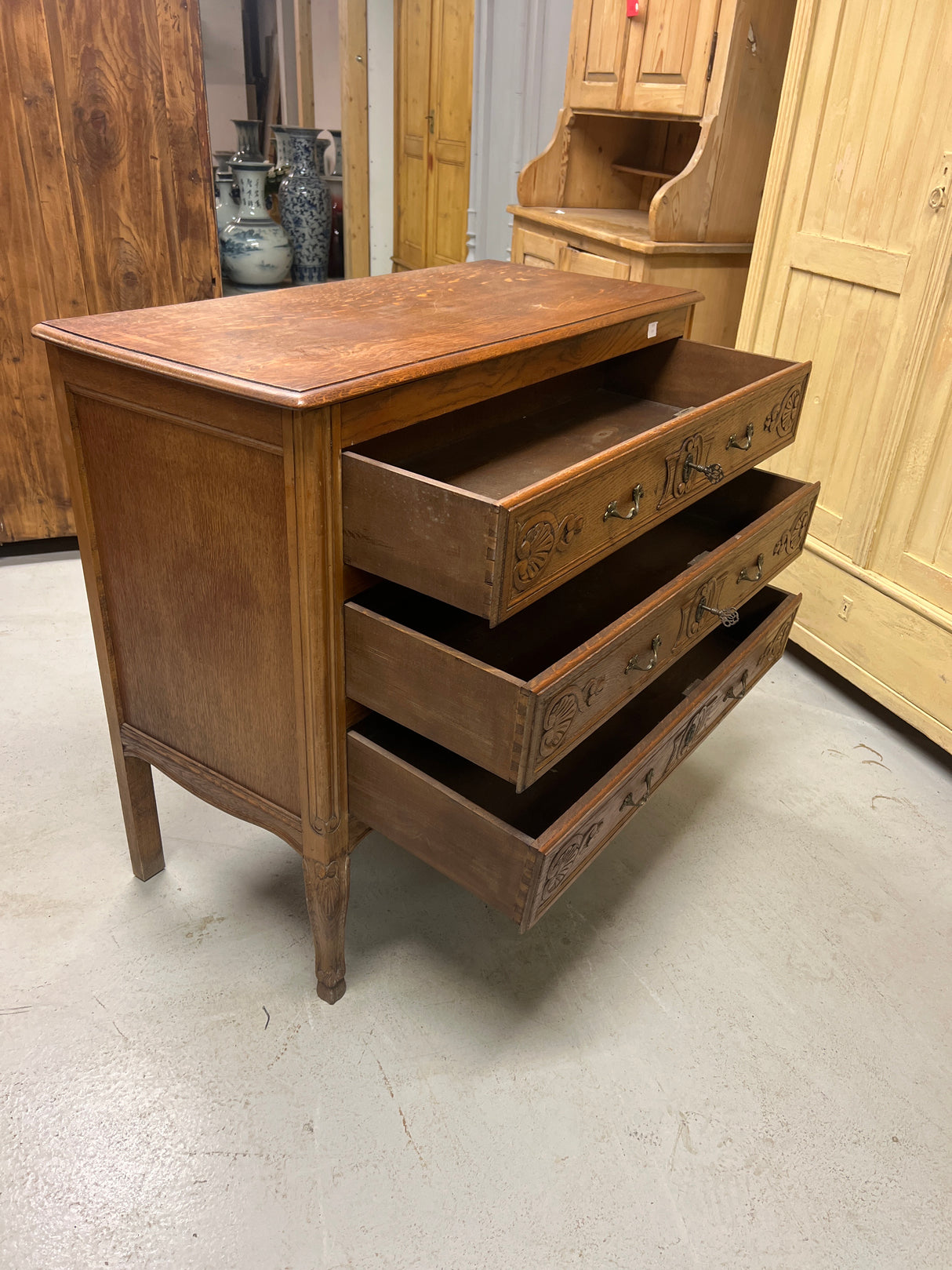 Rokokoo lipasto L. 99cm, S. 44,5cm ja K. 88cm