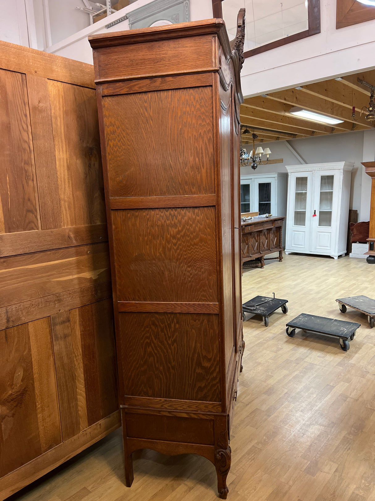 Rokokoo vaatekaappi L. 144cm, S. 57cm ja K. 250cm