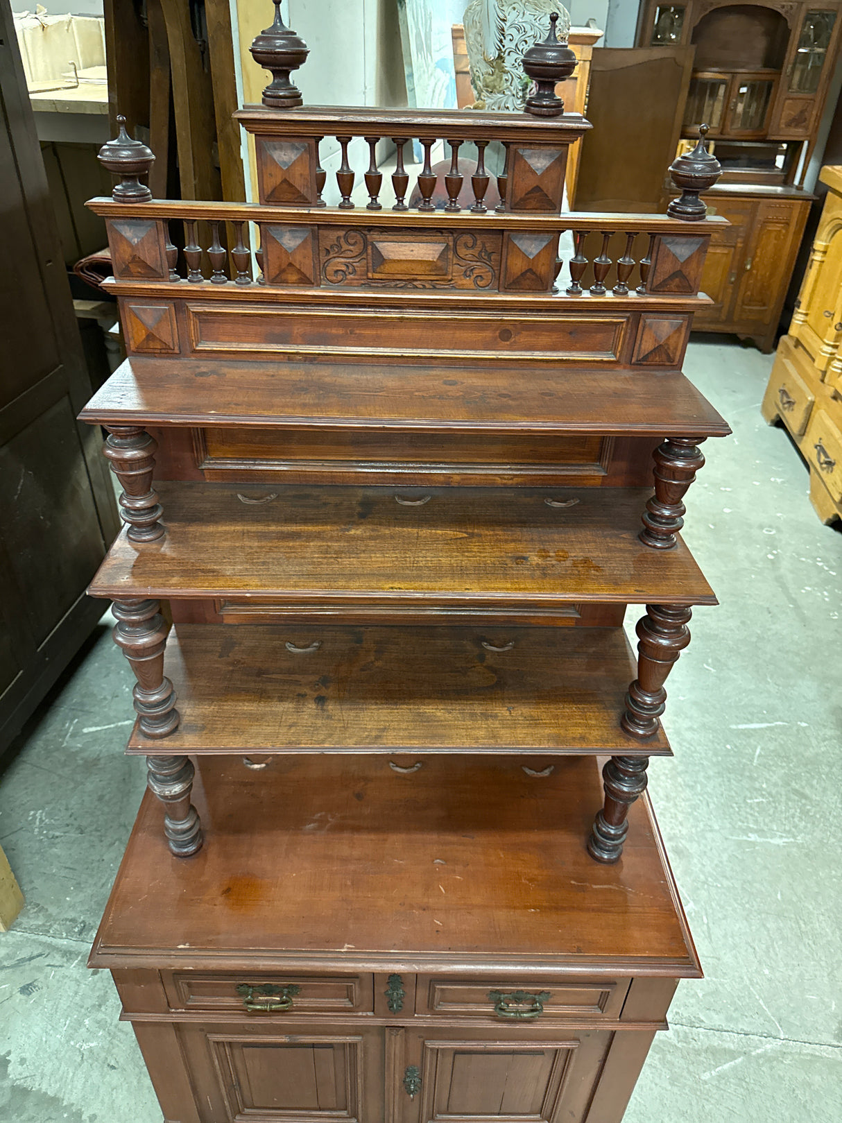 Astia/tarjoilukaappi L.83.5cm,S.41.5,K.187cm