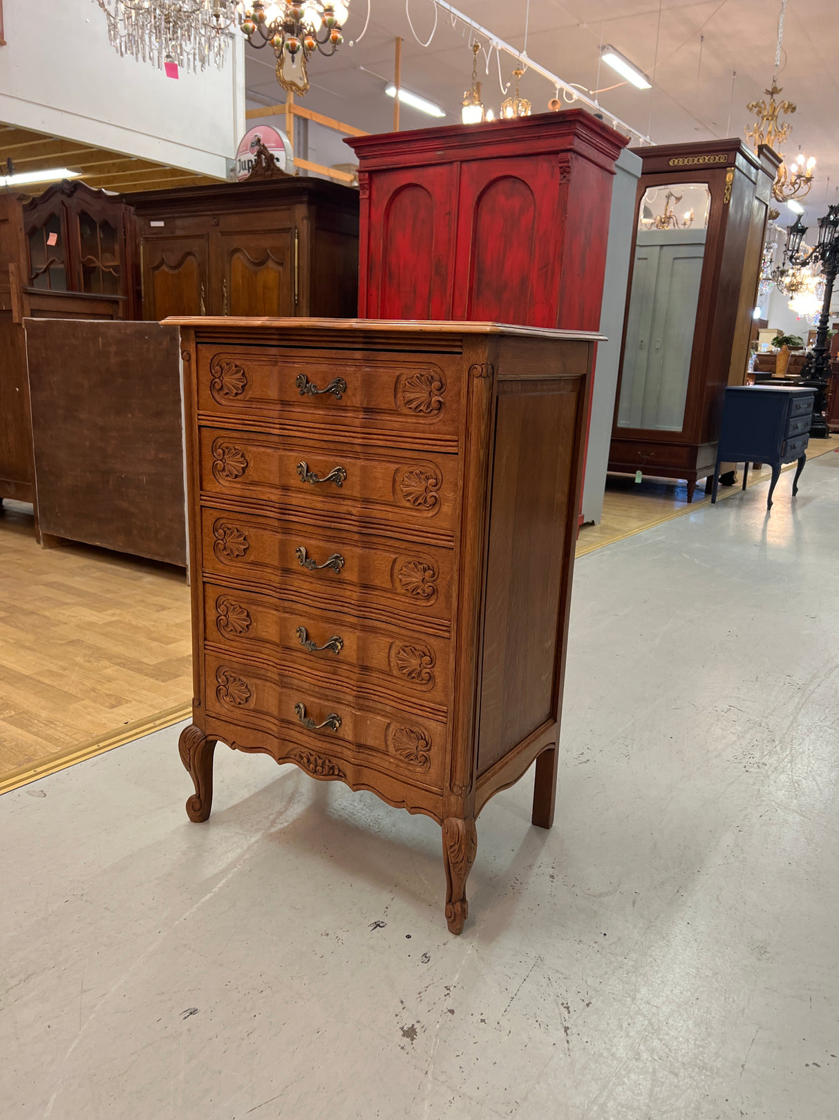 Rococo chest of drawers