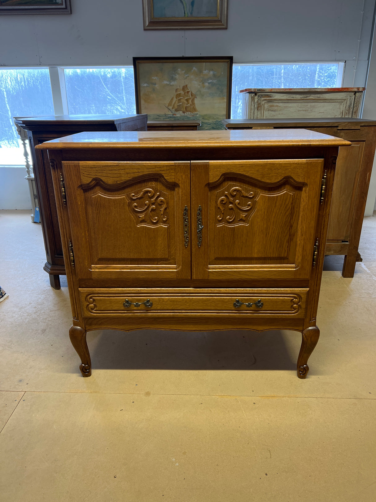 Rokokoo lipasto L. 88,5cm, S. 44,5cm ja K. 84cm