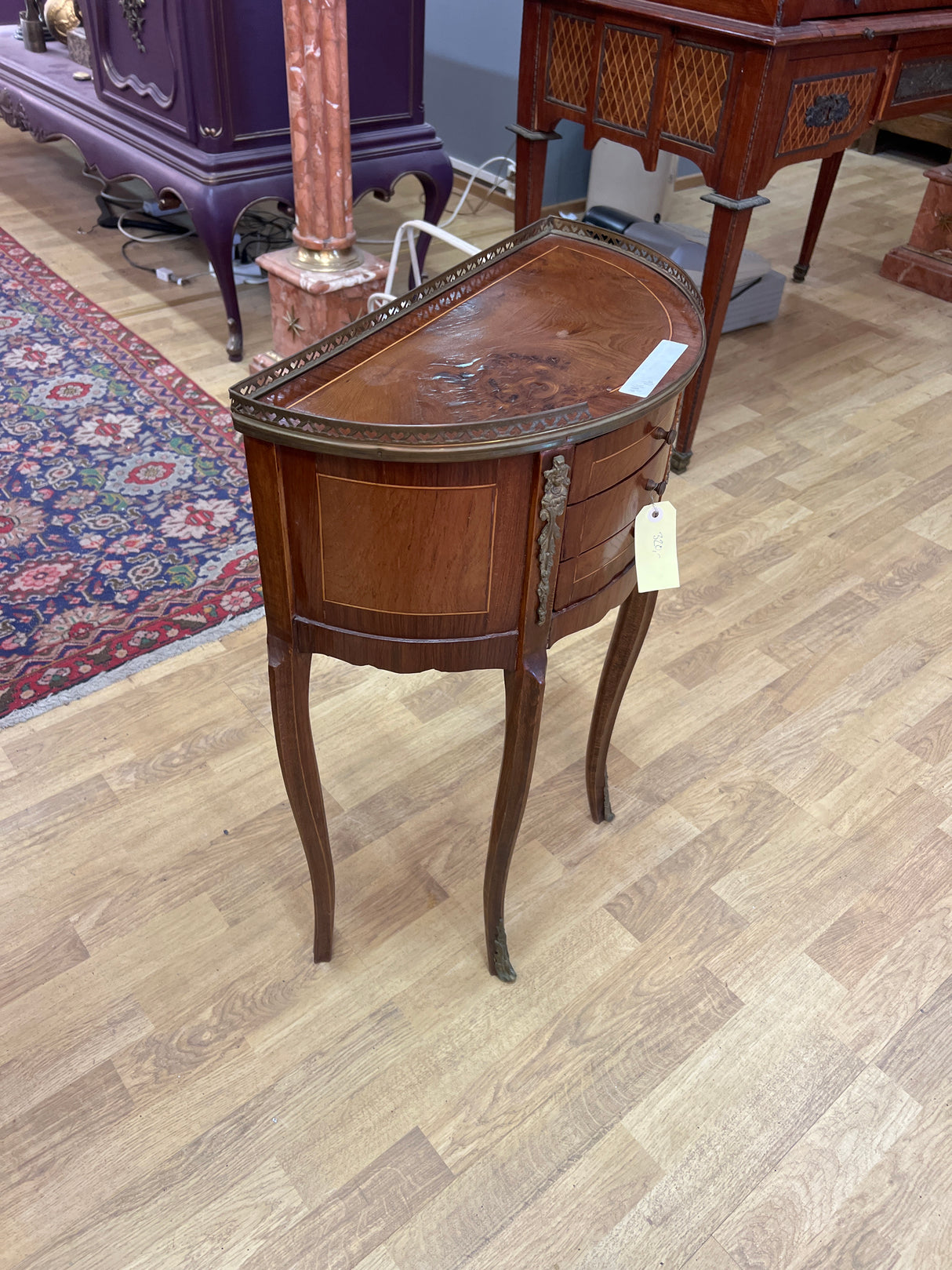 Italian chest of drawers