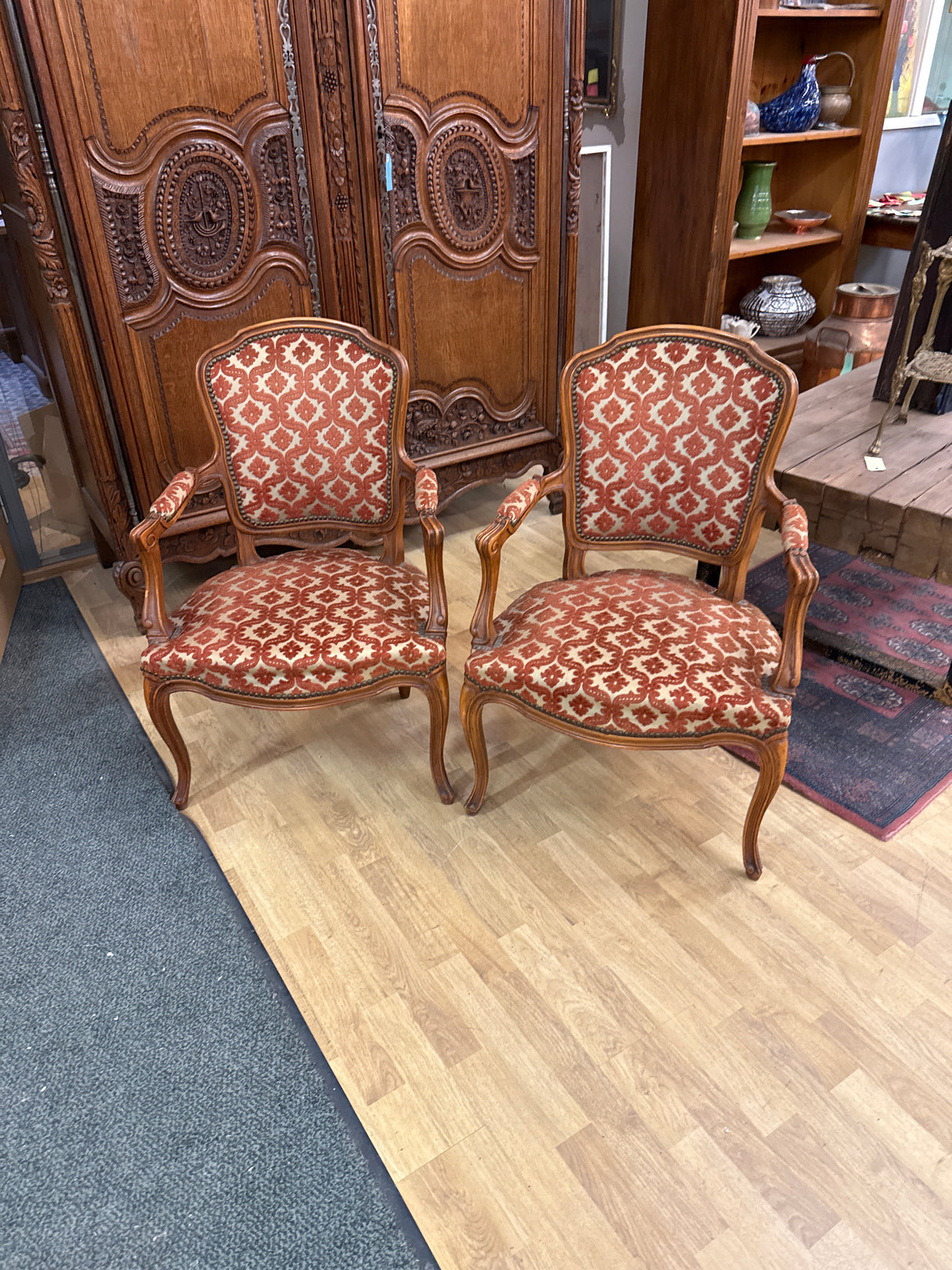 Rokokoo tuoli L.58.5cm, S.59cm, K. 86cm