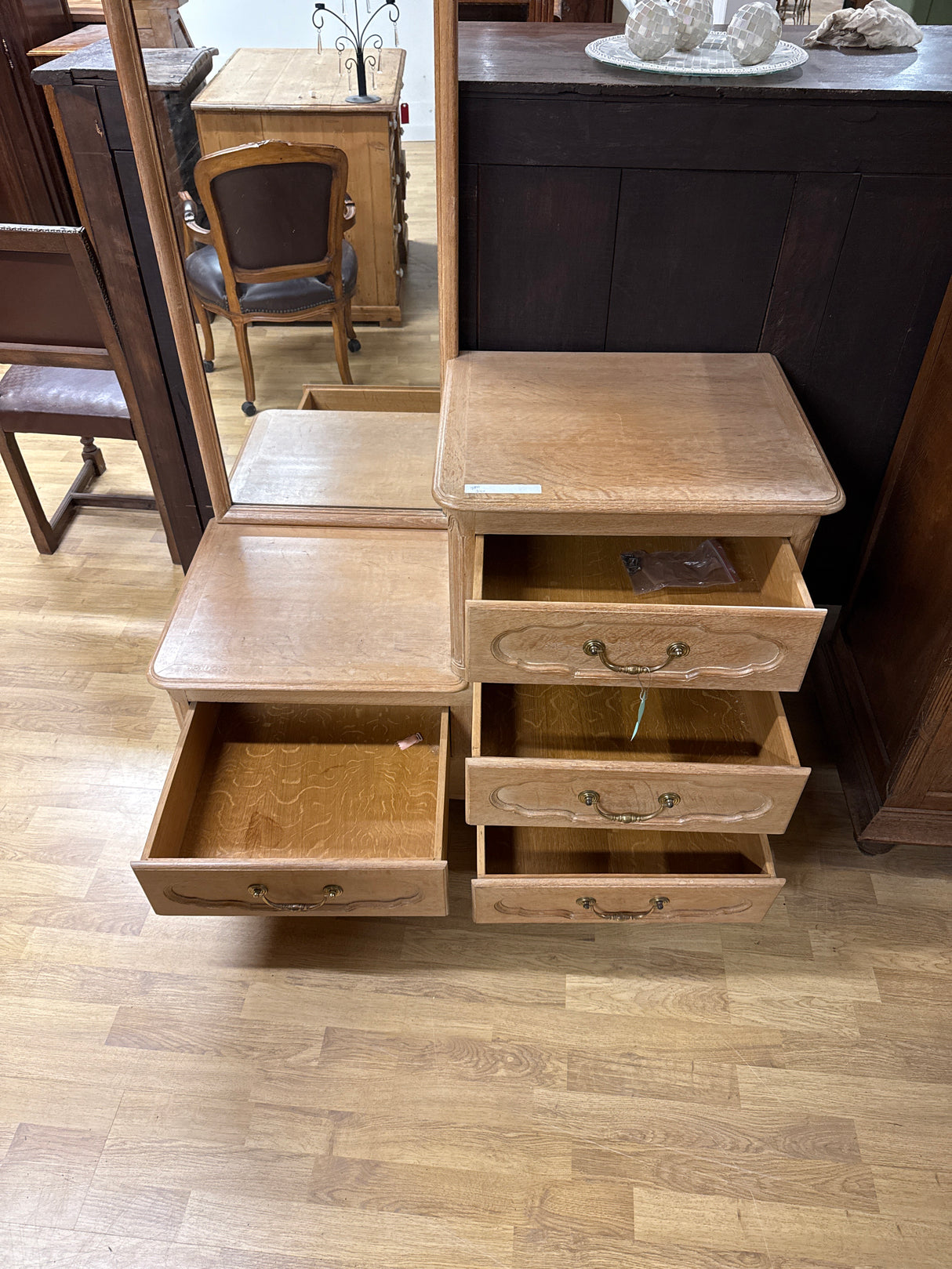 Peililipasto/puhelinpöytä L. 109cm, S.49cm, K. 164cm